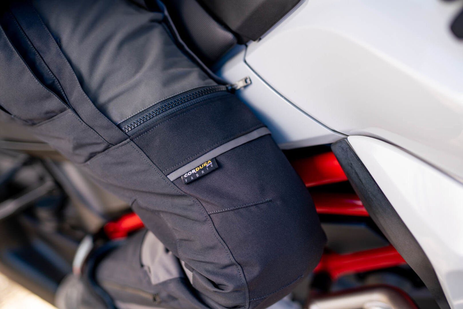 SHIMA Motorradhose Hero 2.0 wasserdichte Damen Motorrad Textilhose Knieprotektoren enthalten,wasserdicht