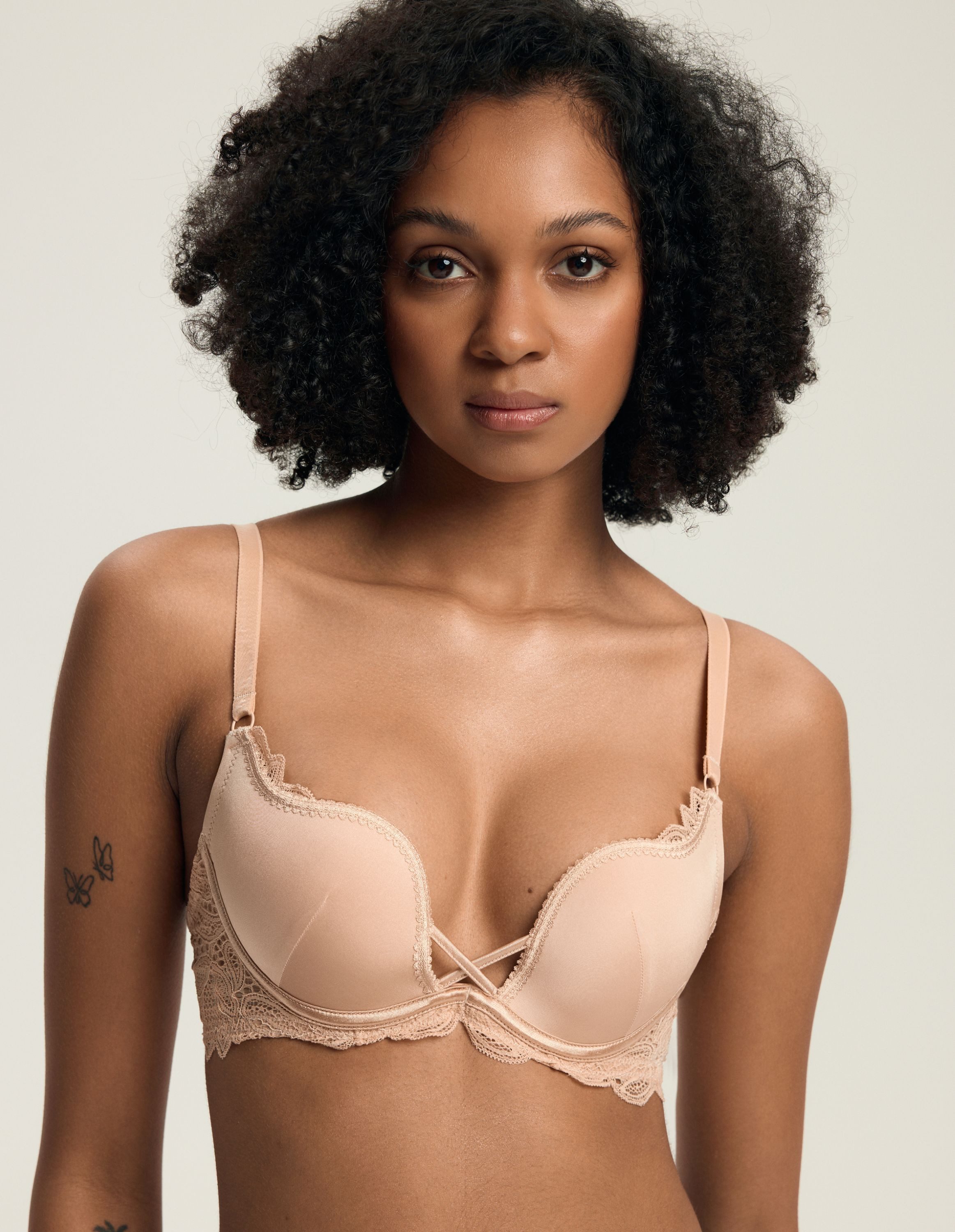 Henderson Push-up-BH Push-up-BH Delis, glatte Cups, abnehmbare Träger
