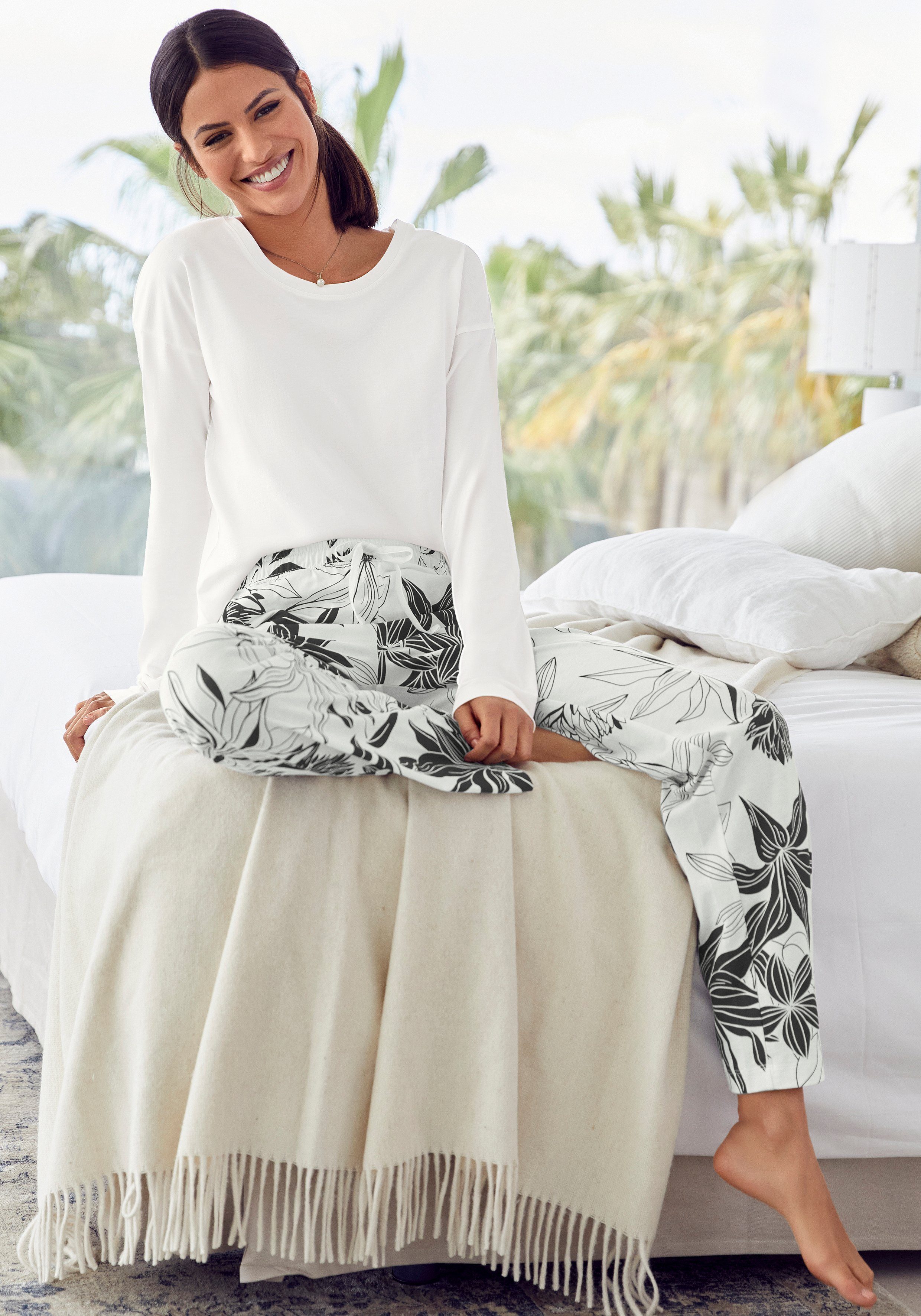 LASCANA Schlafhose mit floralem Druck