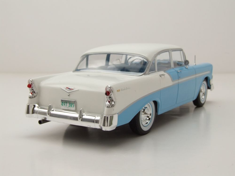 Whitebox Modellauto Chevrolet Bel Air 4-Door Hardtop 1956 hellblau weiß, Maßstab 1:24