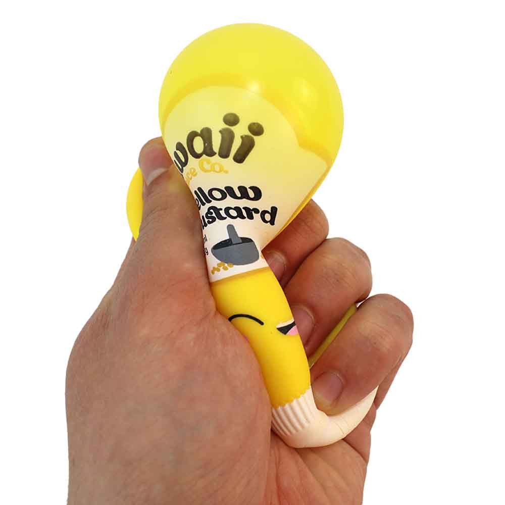 Whitehouse Leisure International Ltd Spielfigur Squeezy Sauce Flasche aus Gummi zum Quetschen - ca. 10 cm, (1-tlg)