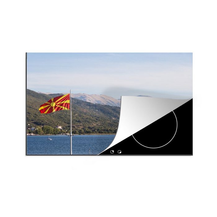 MuchoWow Herdblende-/Abdeckplatte Die Flagge von Mazedonien am Ohridsee Vinyl (1 tlg) Ceranfeldabdeckung für die küche Induktionsmatte