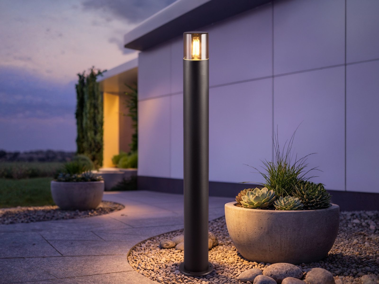TRIO Leuchten LED Pollerleuchte aus Aluminium Schwarz, Höhe 80cm, LED wechselbar, Warmweiß, Wegeleuchten Garten Weg-Beleuchtung, Terrassenleuchten, Höhe 80cm