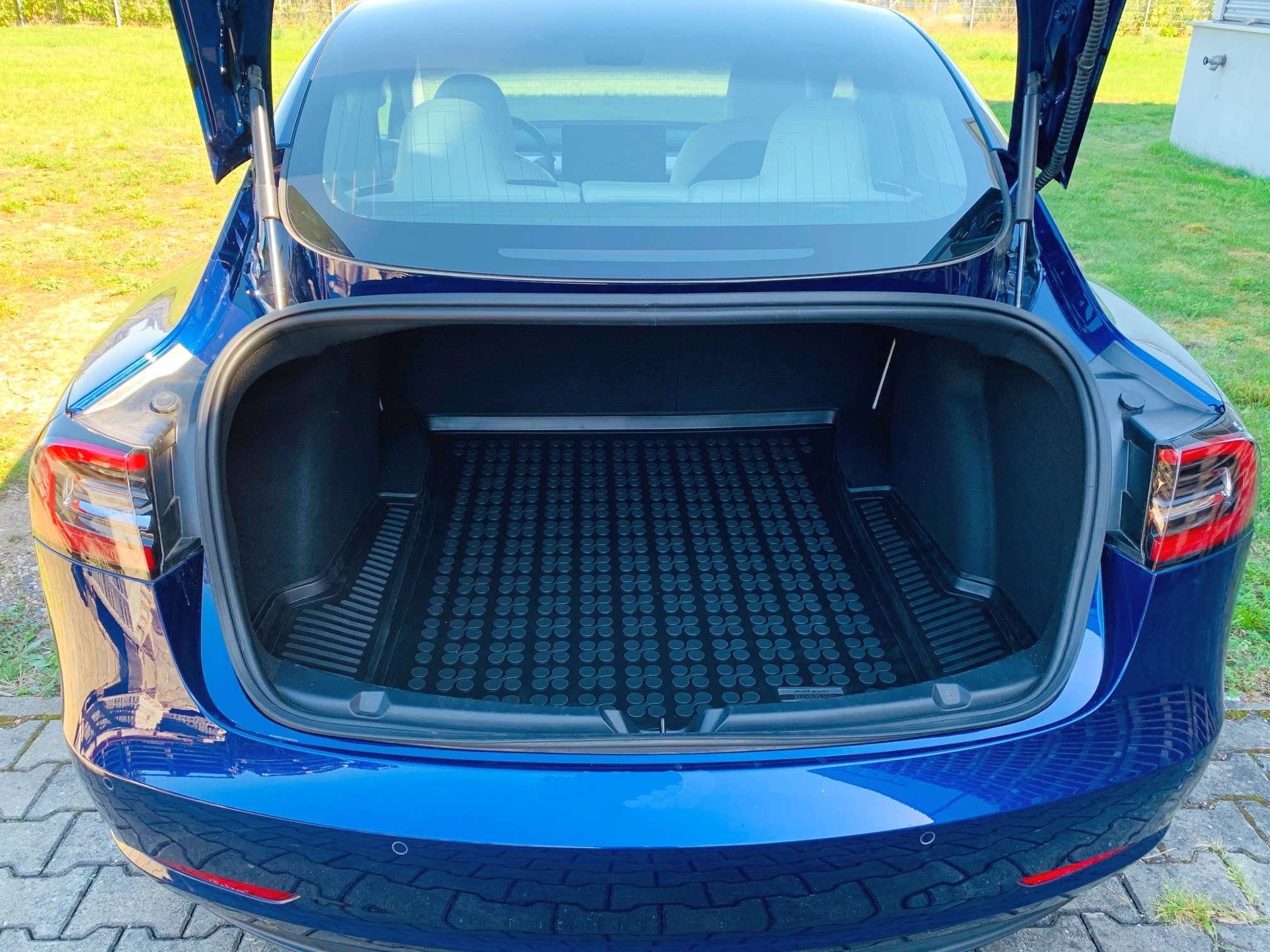 AZUGA Kofferraumwanne Gummi-Kofferraumwanne Tesla passend Limousine für 2018-9/2023 für ab (hinten, 3 3 Model Model Tesla