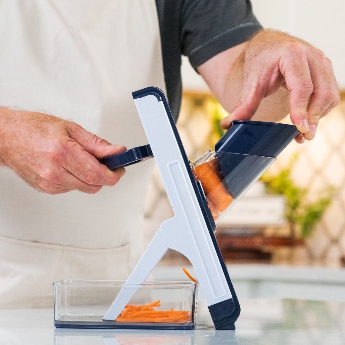 Orange-Planet Gemüsehobel Zippy Slicer Edelstahl Premium 1 Kunststoff, in 4 Schneiden, Raspeln Reiben Gemüsehobel Material