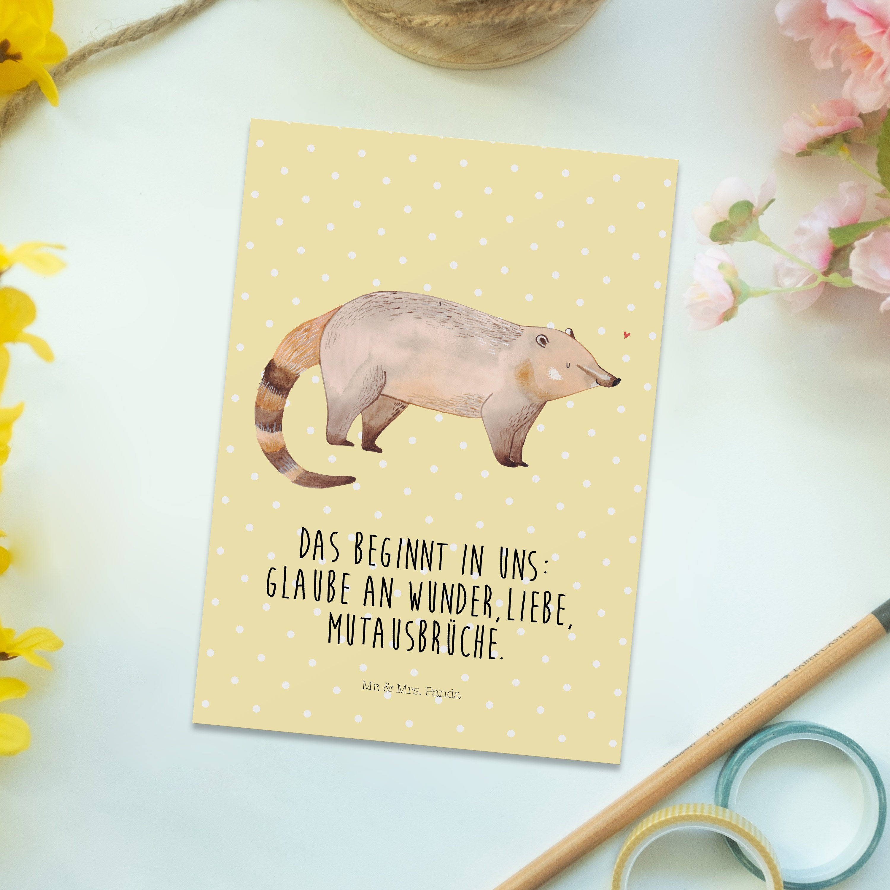 Mrs. Postkarte & Pastell Sprüche, - Geschenkkarte, Mr. Panda lustige Geschenk, N Gelb - Nasenbär