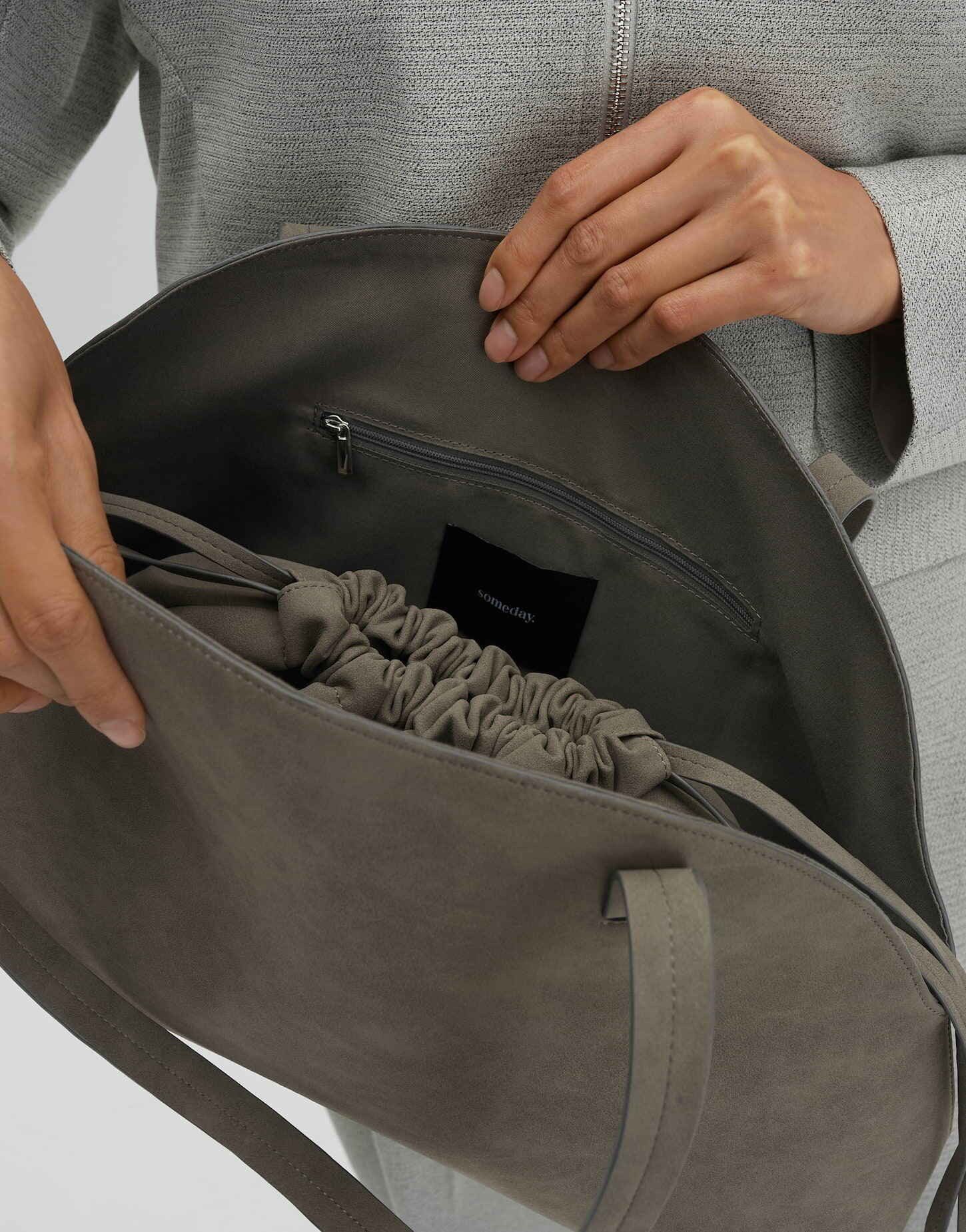 someday Shopper Balour bag, Ikonische Schultertasche mit praktischem Tunnelzug