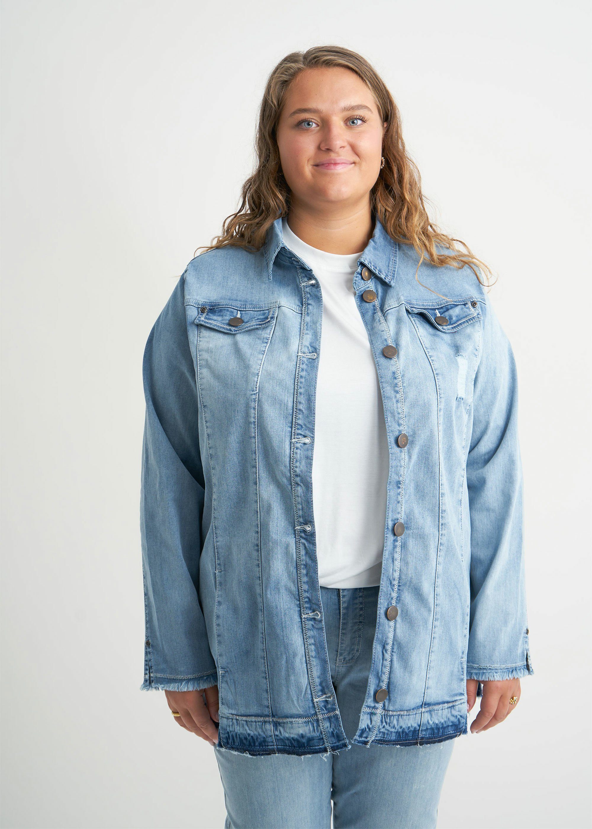 ADIA Jeansjacke Lonna aus elastischer Denim-Qualität