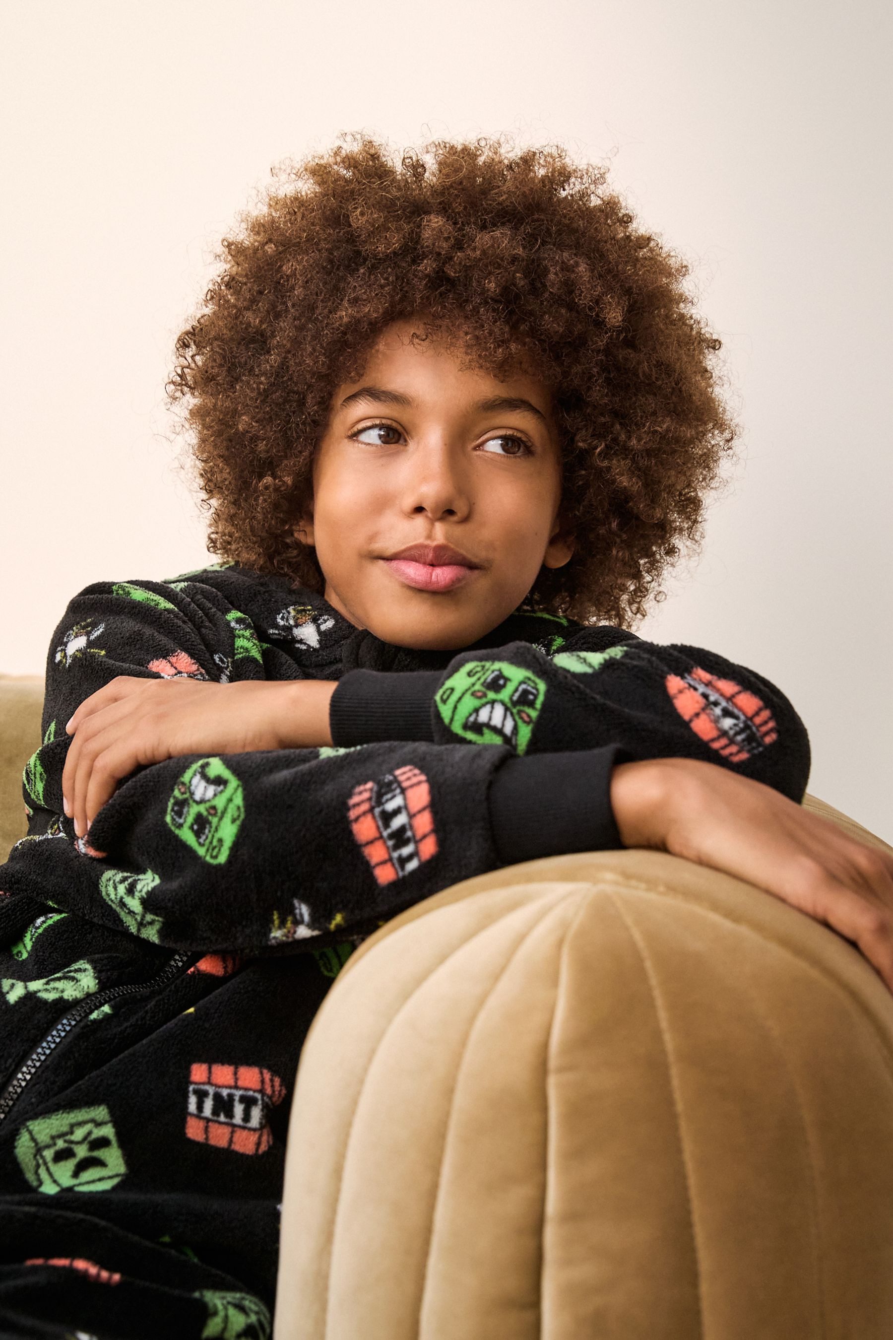 Next Jumpsuit Lizenzierter Einteiler aus Fleece (1-tlg)