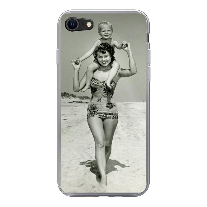 MuchoWow Handyhülle Vintage-Porträt einer Mutter und ihres Sohnes im Urlaub in Handyhülle Apple iPhone SE (2020) Smartphone-Bumper Print Handy