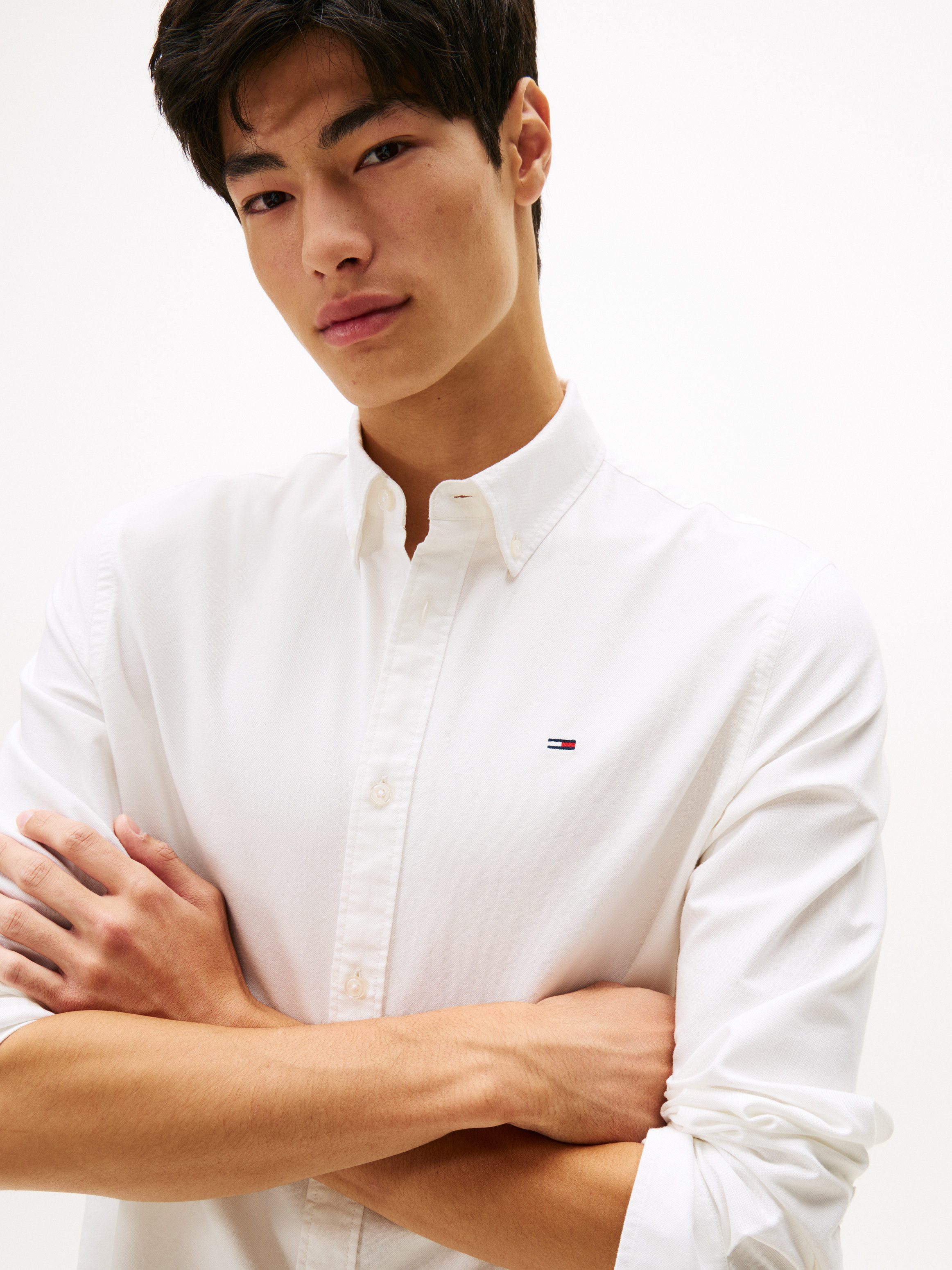 Tommy Jeans Langarmhemd TJM REGULAR OXFORD mit Rundhalsausschnitt, Button-down-Kragen