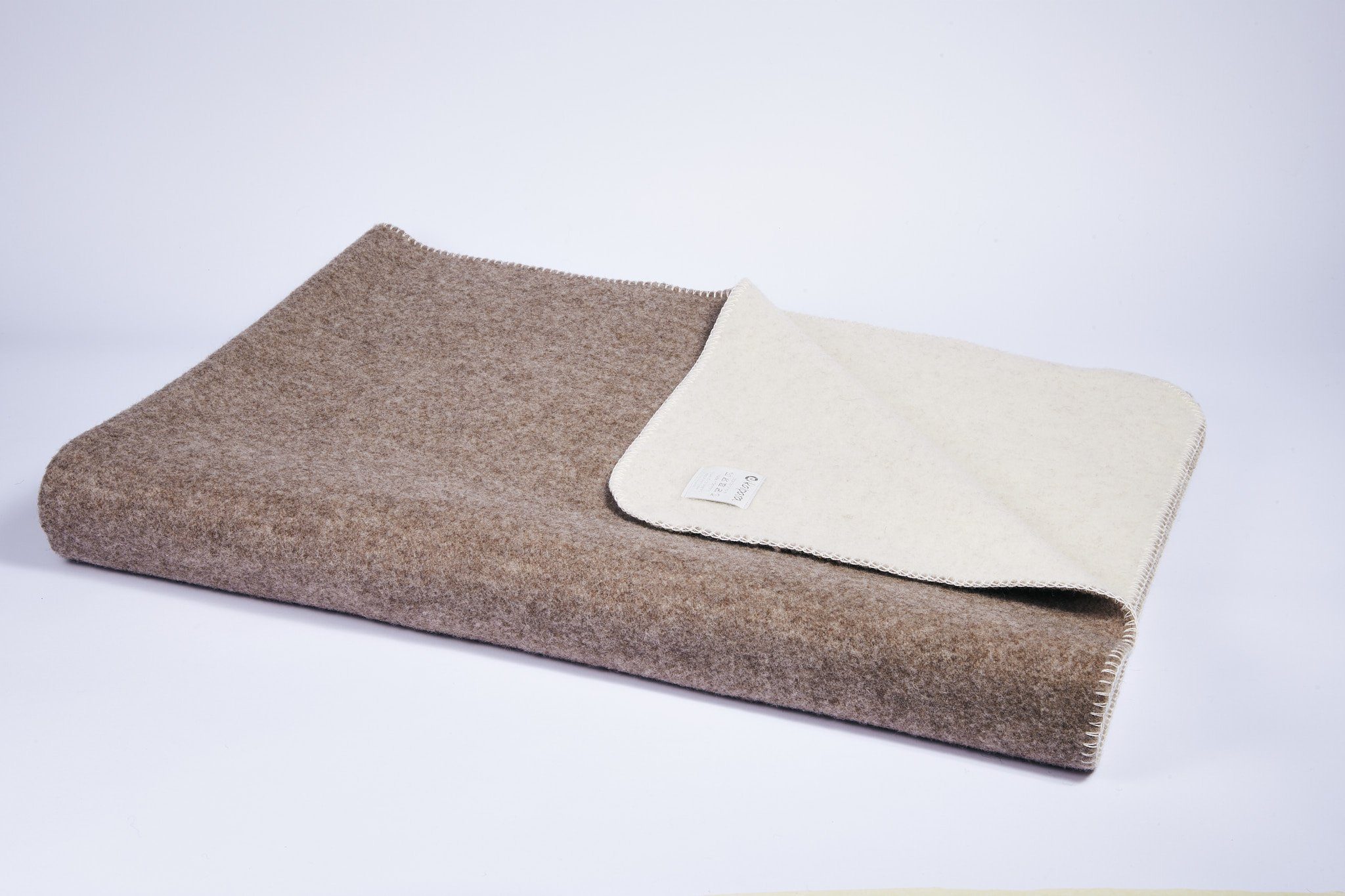 Wolldecke Die Heimische – Merino-Decke 150 cm x 220 cm (1650 g), Kaipara - Merino Sportswear, aus reiner Merinowolle Made in Germany