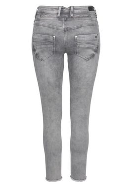 GANG Ankle-Jeans 94Medina mit leicht ausgefranster Kante am Saumabschluss
