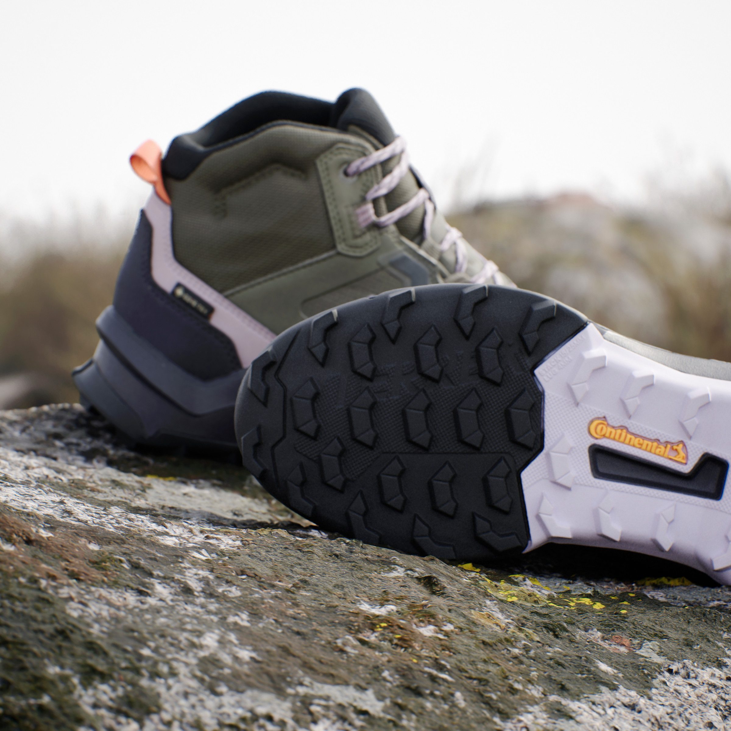 adidas TERREX TERREX AX4 MID GORE TEX Wanderschuh wasserdicht AuBensohle aus Continental Gummi
