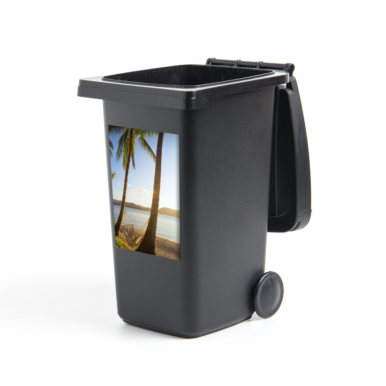 MuchoWow Wandsticker Zwei Palmen am Strand mit einer Hängematte (1 St), Mülleimer-aufkleber, Mülltonne, Sticker, Container, Abfalbehälter