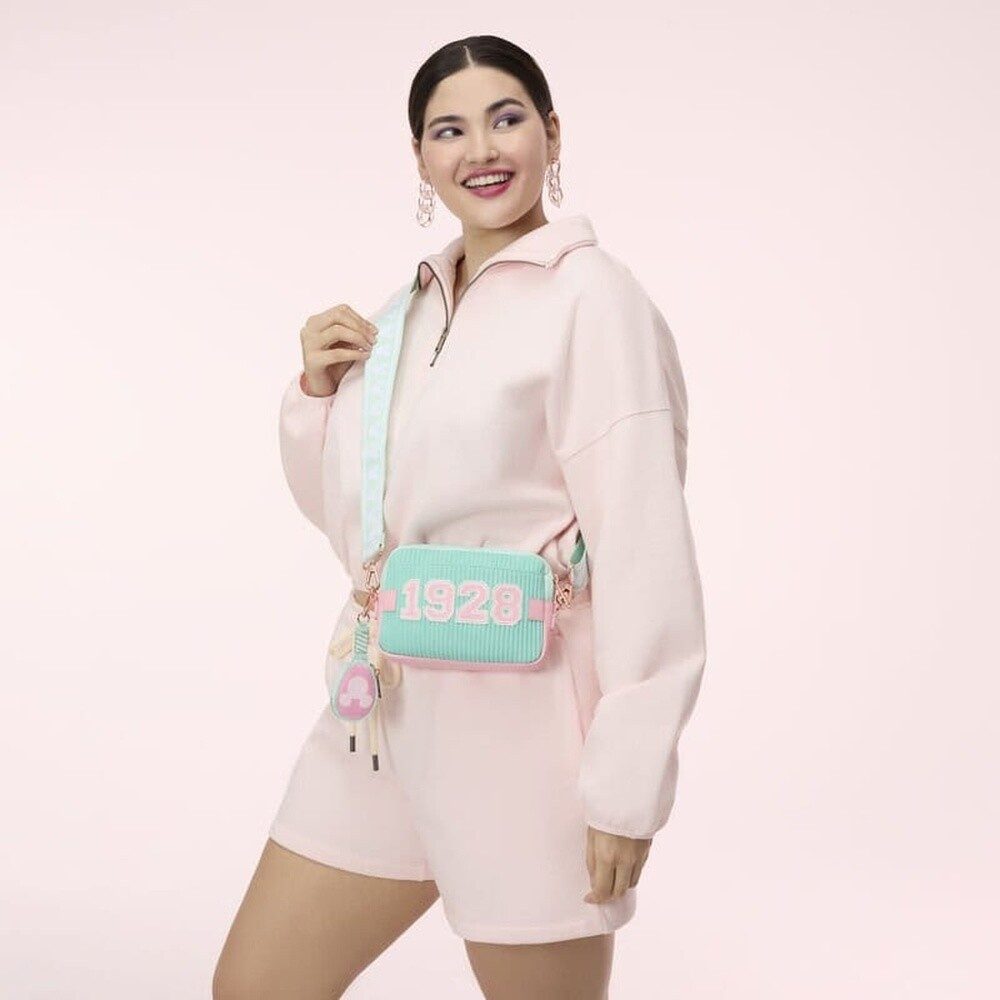 Loungefly Umhängetasche Disney by Loungefly Sling Brusttasche / Umhängetasche mit Geldbeutel M