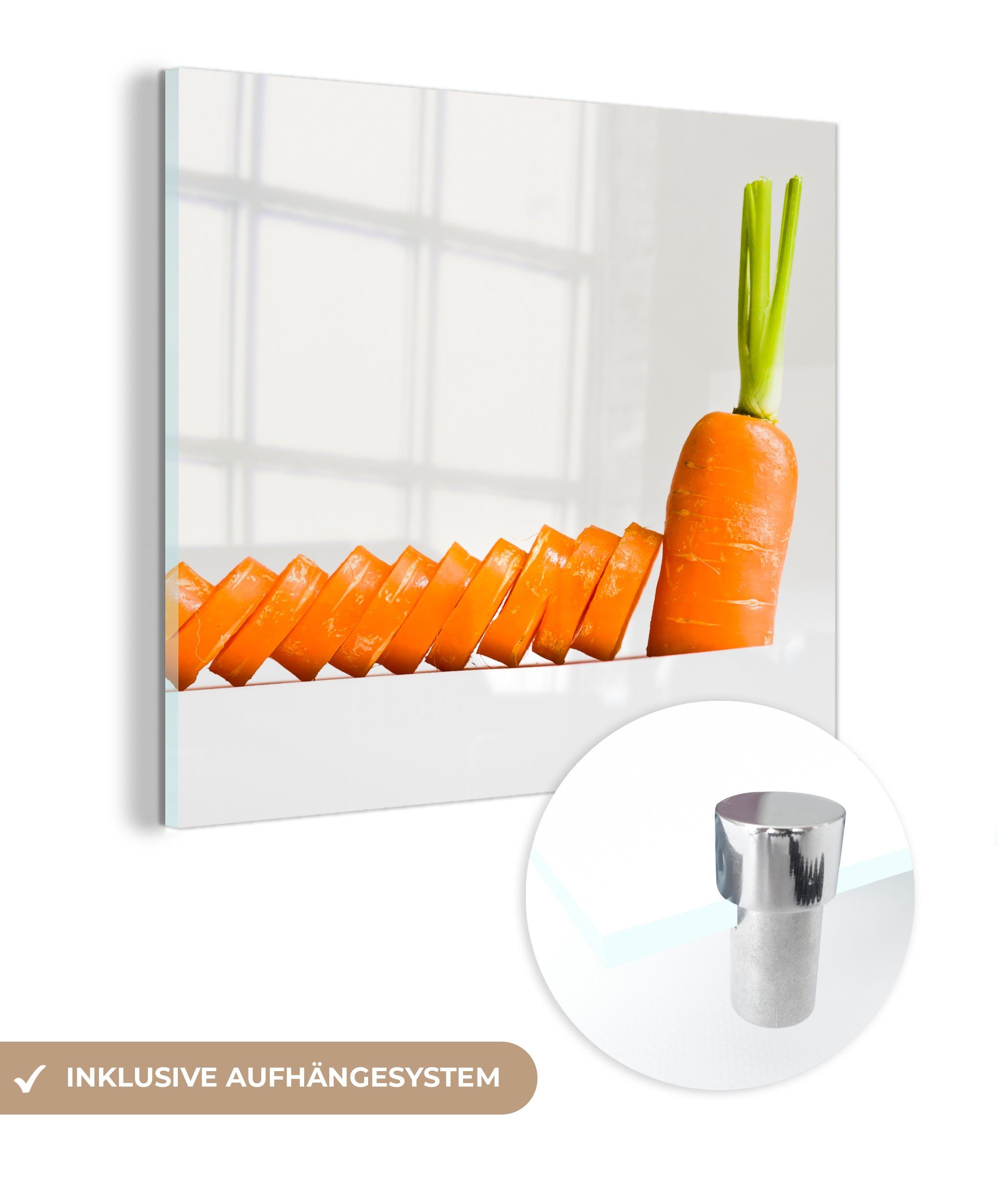 MuchoWow Acrylglasbild Geschnitzte orangefarbene Karotte auf einem hellen Hintergrund, (1 St), Glasbilder - Bilder auf Glas Wandbild - Foto auf Glas - Wanddekoration