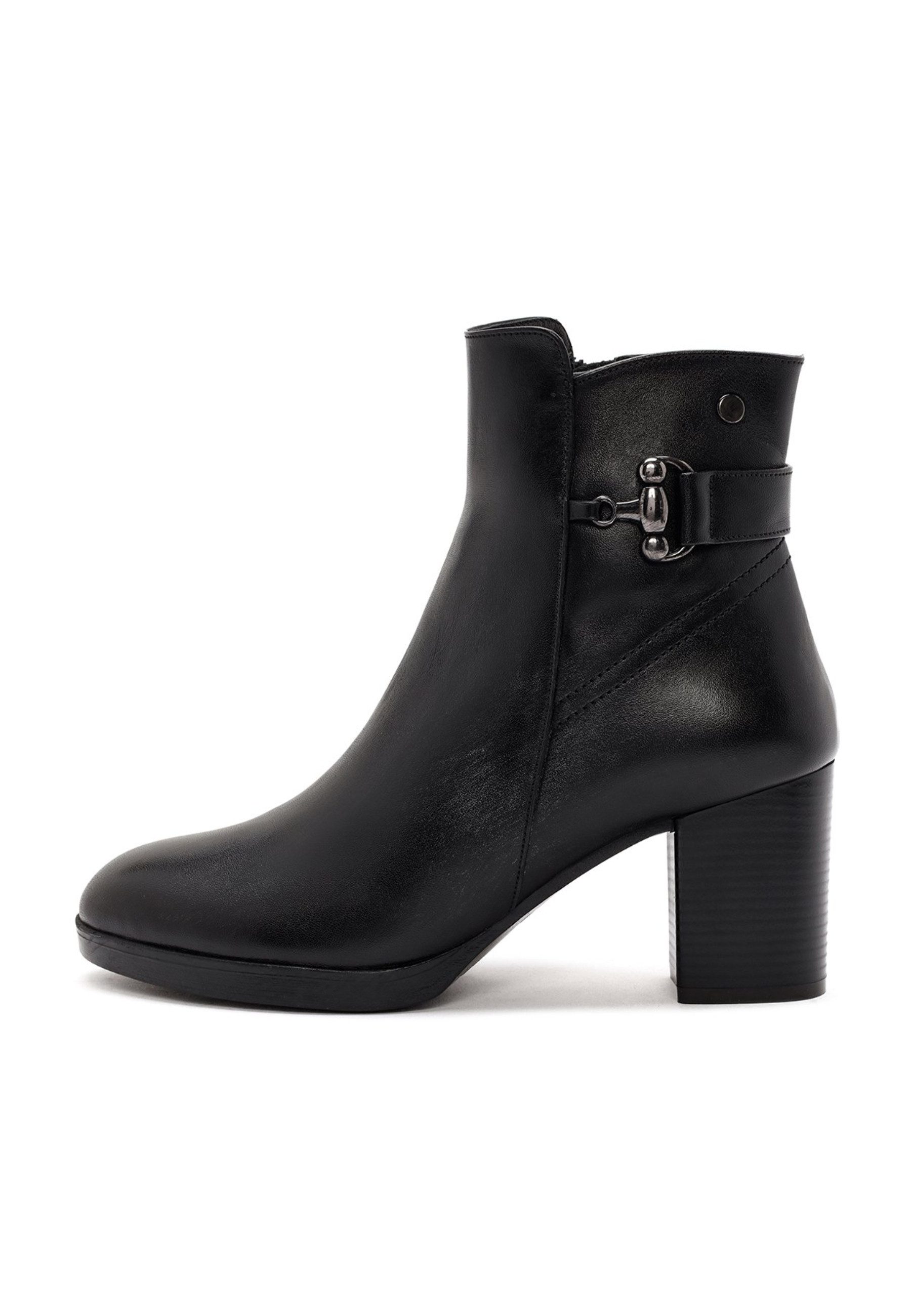 Absatz-Stiefeletten aus Leder Ankleboots