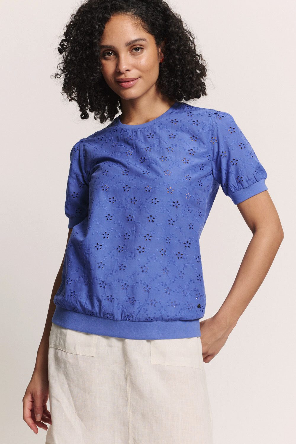 Tranquillo Blusenshirt Bluse Leeaa in Lace Optik aus Baumwolle GOTS-zertifizierte Bluse aus Bio-Baumwolle in Lace-Optik