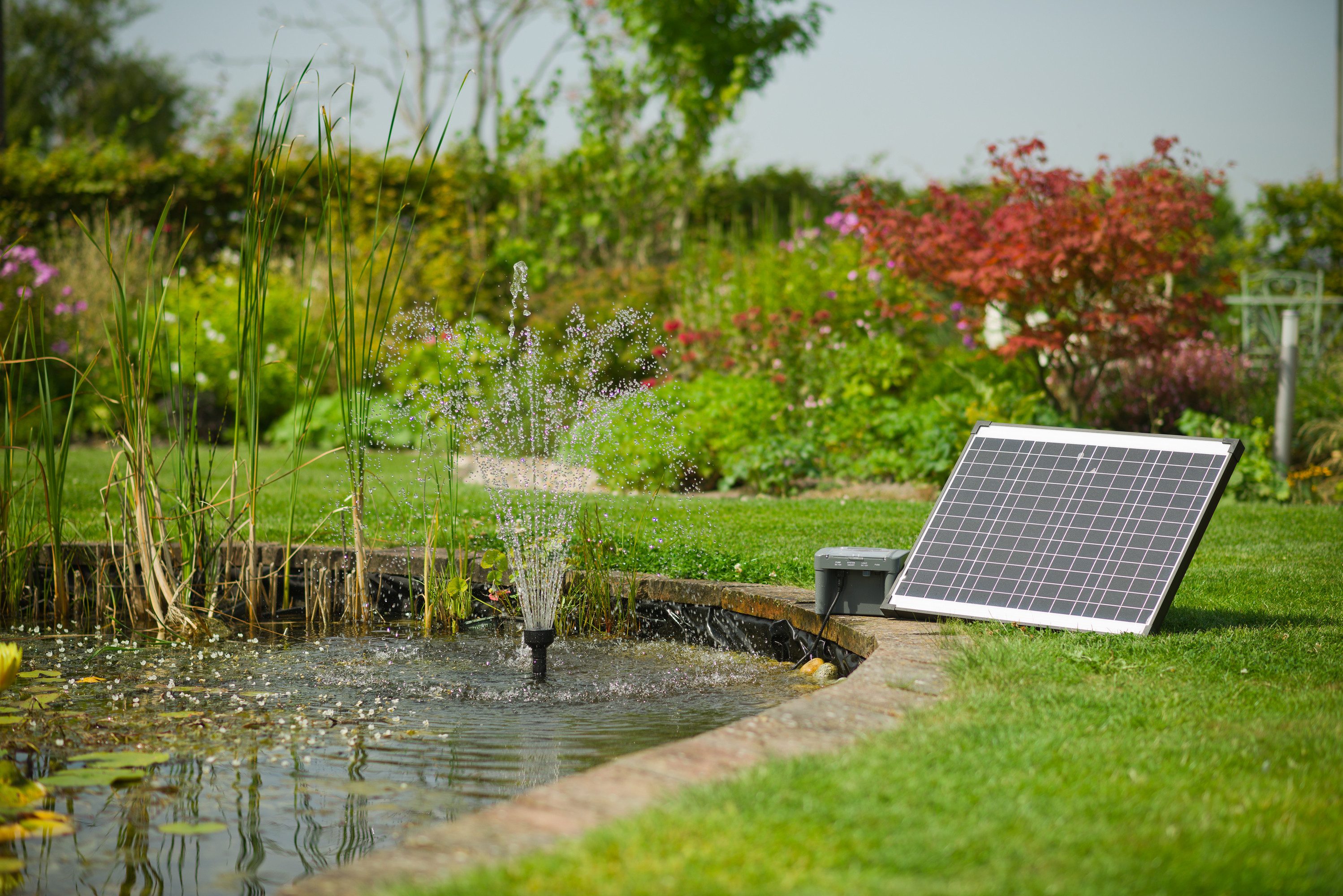 Ubbink Springbrunnenpumpe SolarMax 2500 Accu inkl. PowerControl (13-tlg), Hybrid-Funktion