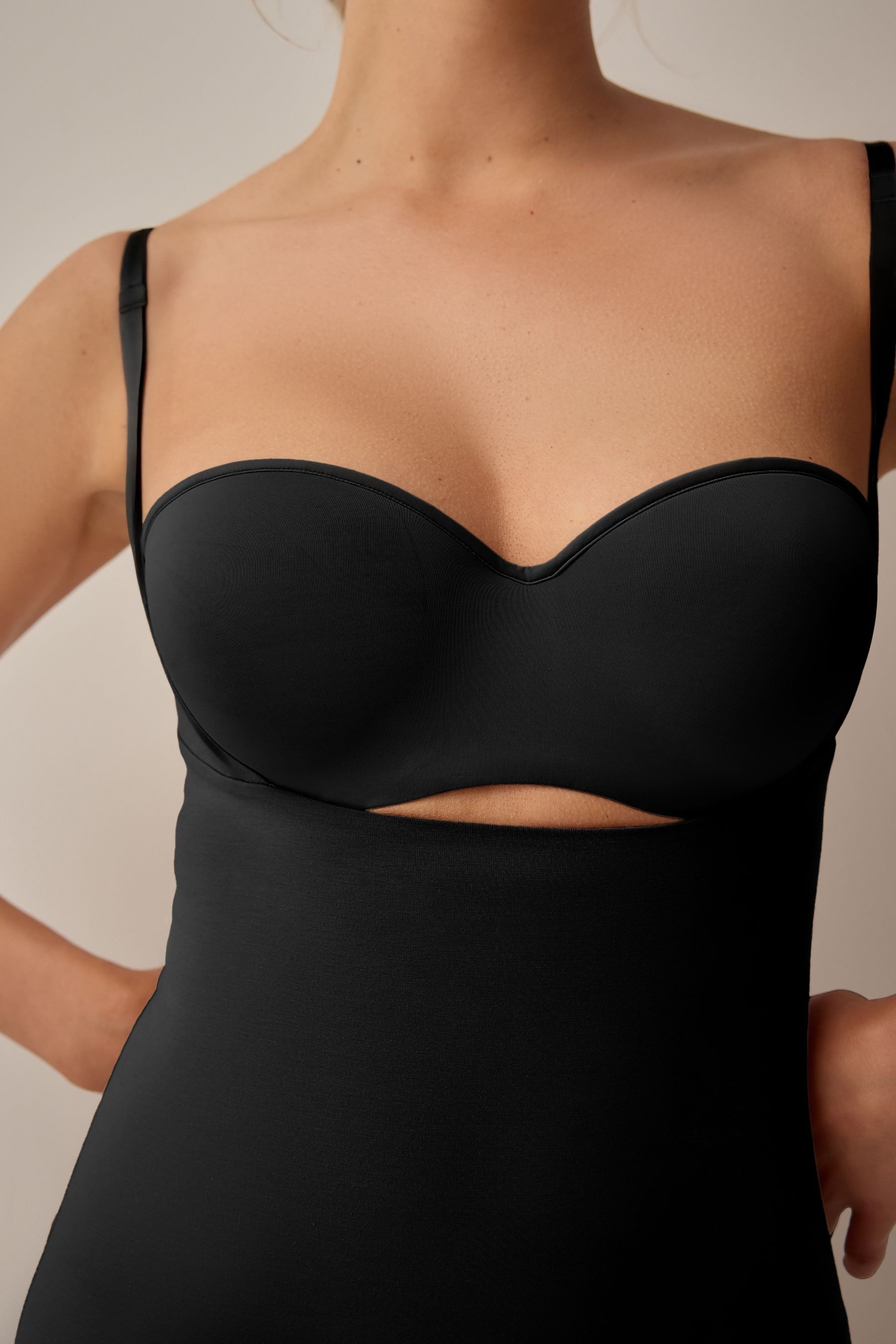 Next Unterkleid Figurformendes Unterkleid mit mittlerem Halt (1-tlg)