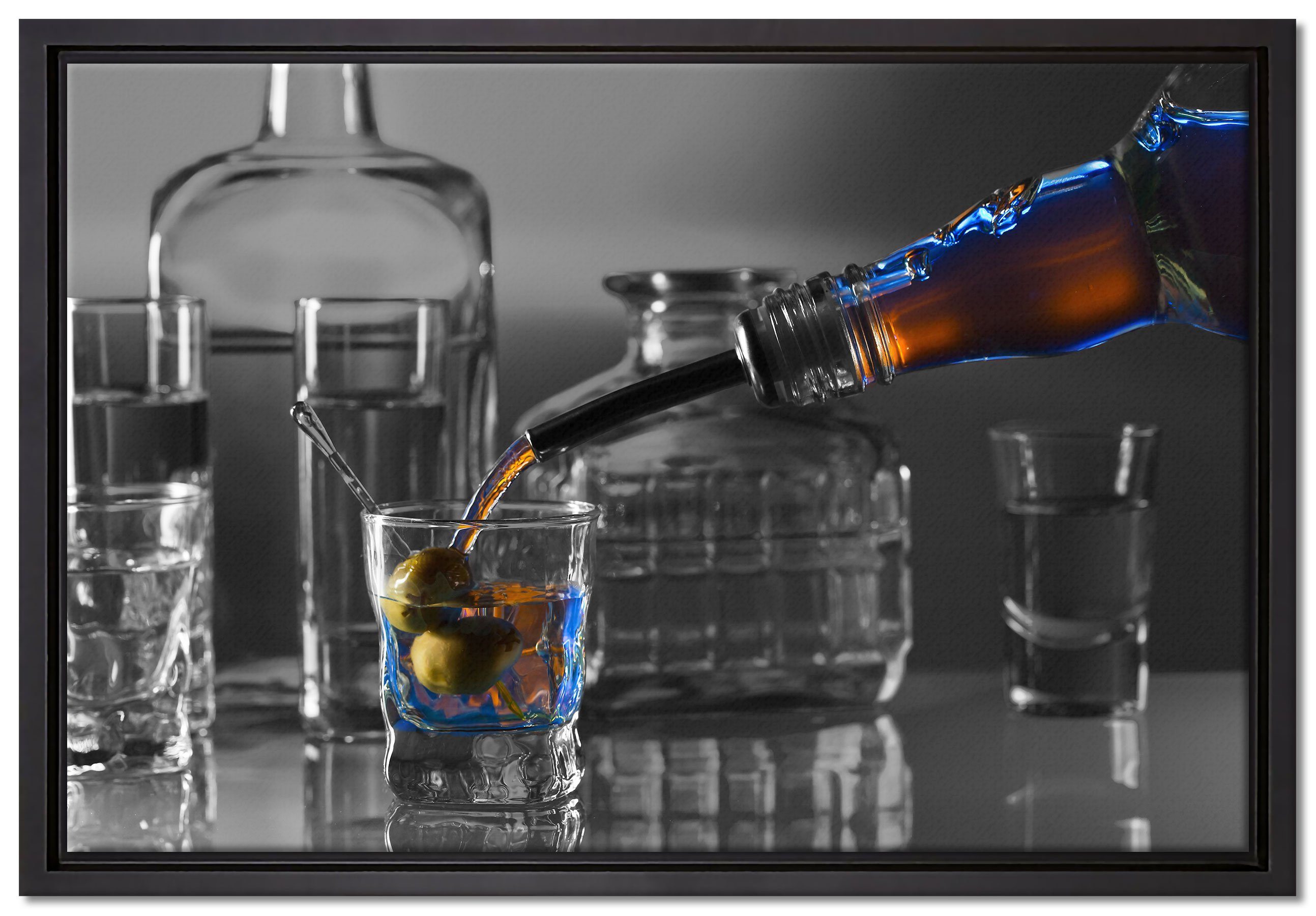 Pixxprint Leinwandbild Alkohol Shots mit Oliven, Wanddekoration (1 St), Leinwandbild fertig bespannt, in einem Schattenfugen-Bilderrahmen gefasst, inkl. Zackenaufhänger | Leinwandbilder
