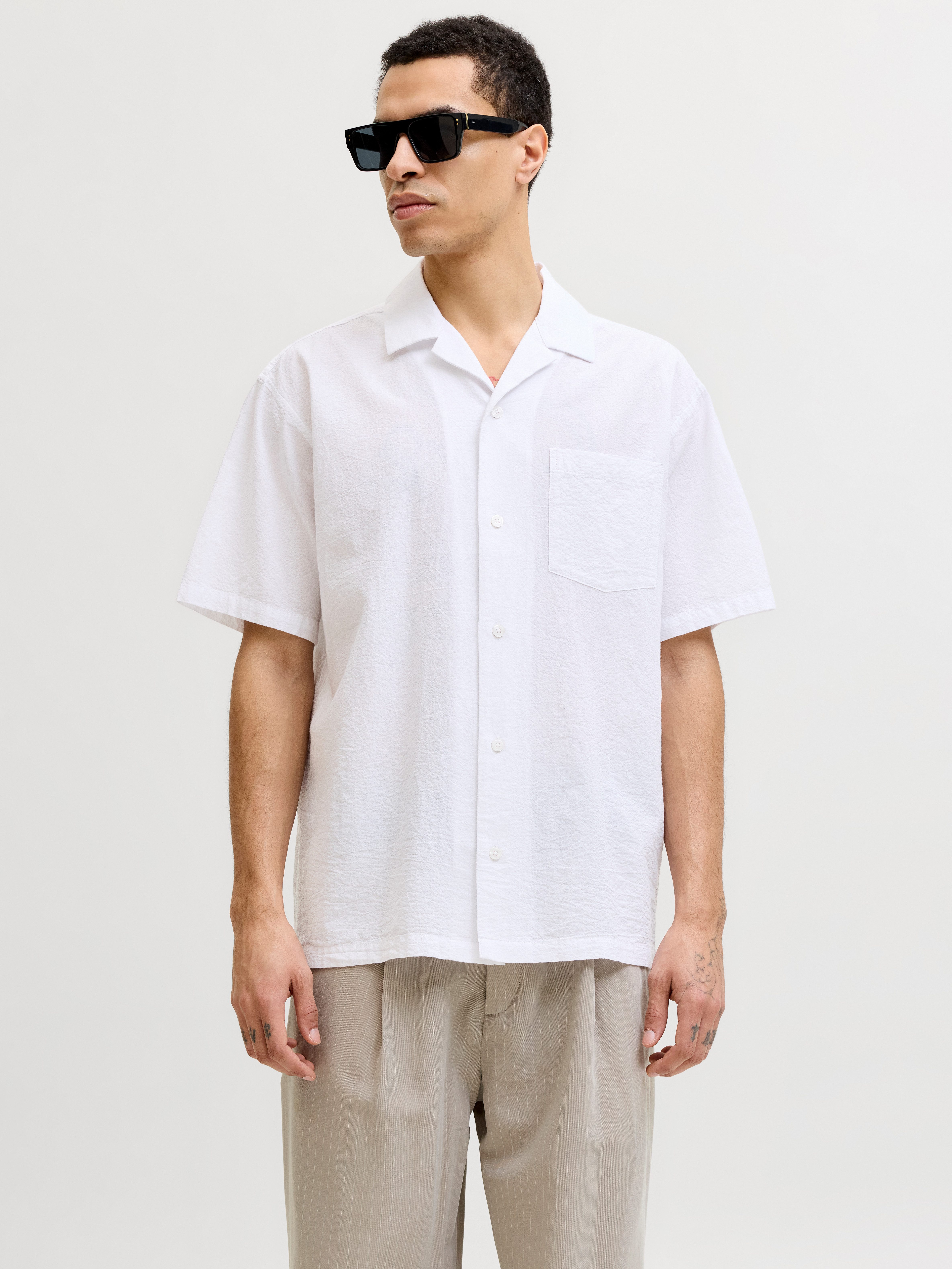 Jack & Jones Kurzarmhemd JPRBLASHAWN SEERSUCKER S/S SHIRT SN mit Brust Tasche