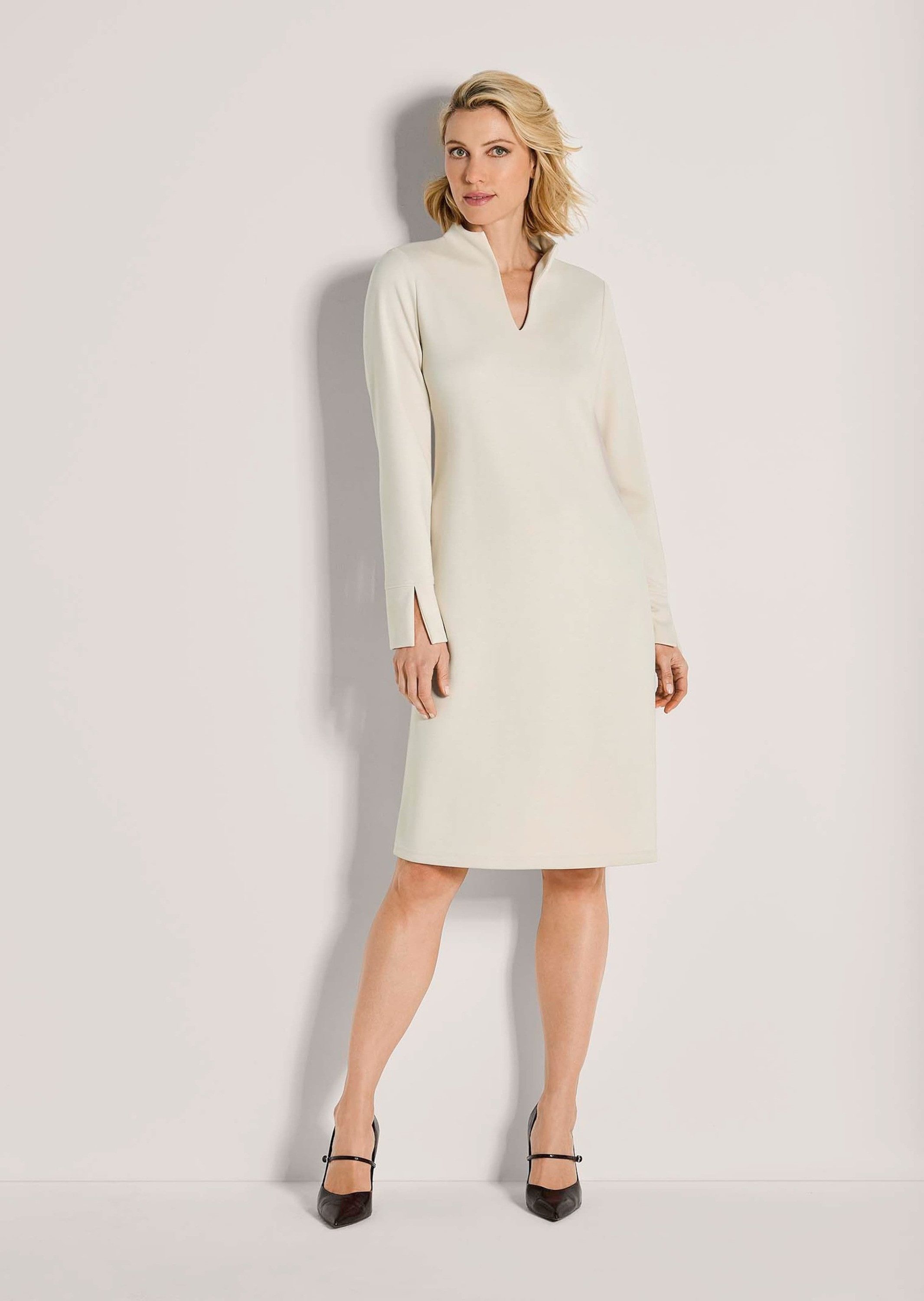 MADELEINE Jerseykleid Elegantes Kleid mit Kelchkragen Moderner Schnitt mit günstig online kaufen