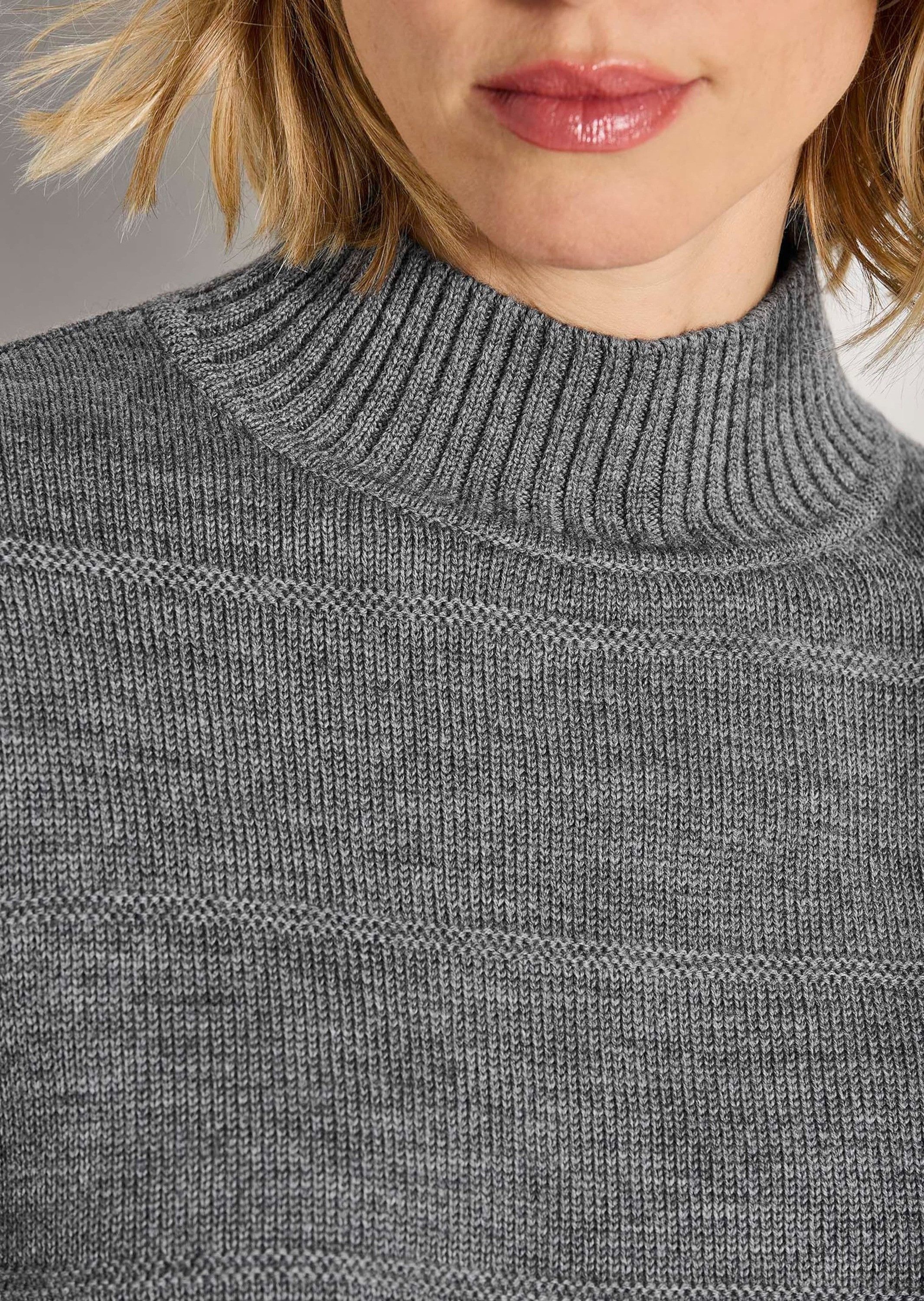 MADELEINE Strickpullover Eleganter Wollpullover mit Querstruktur Strukturpullover mit Stehkragen und Langarm
