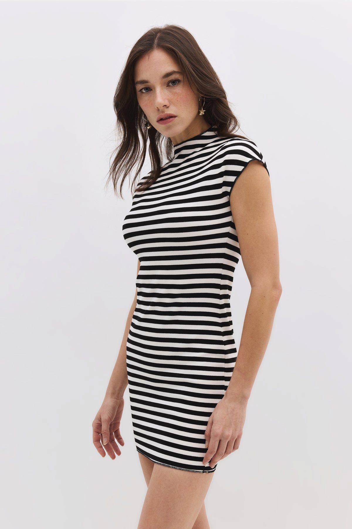 Minikleid Minikleid mit halbem Rollkragen