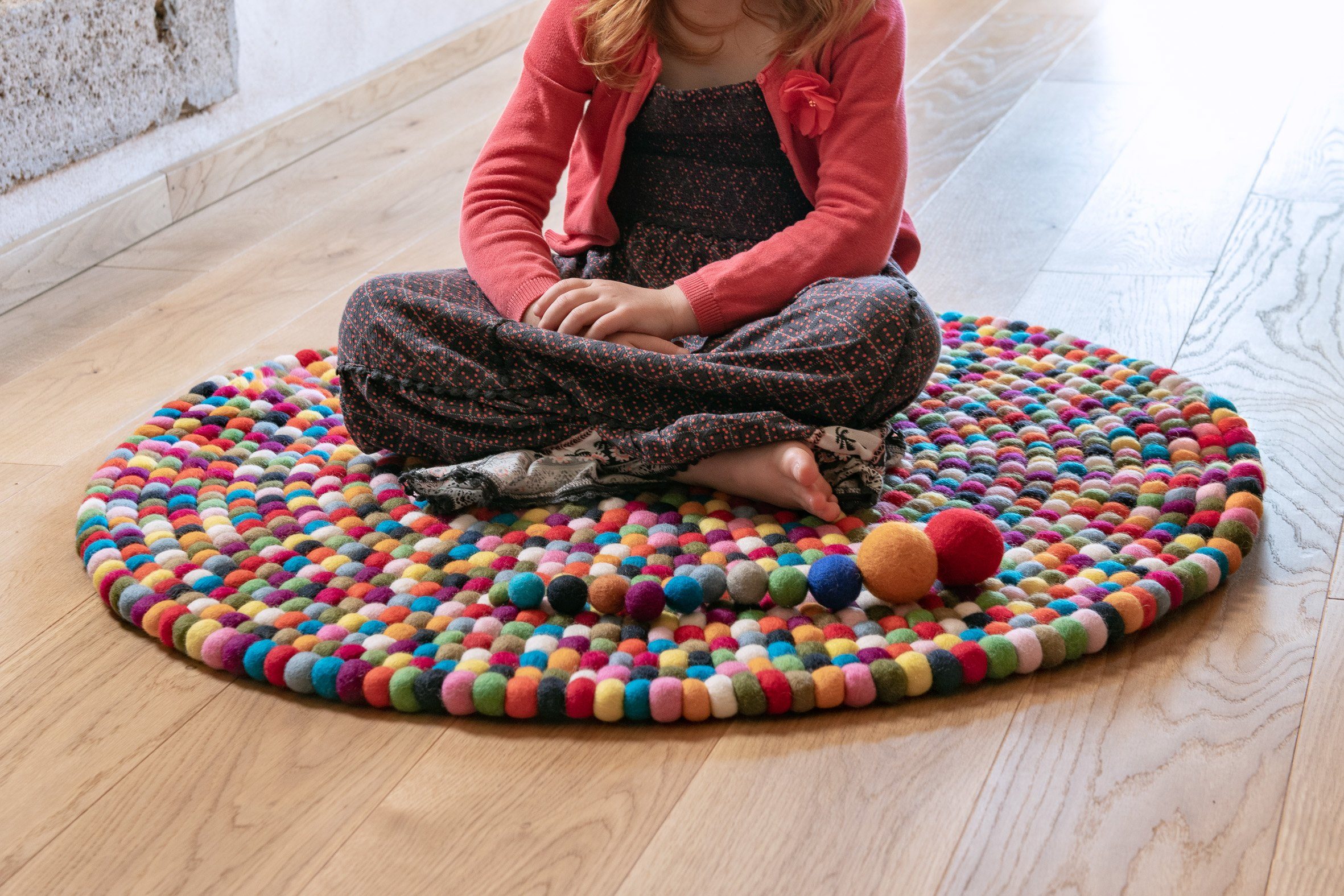 Kinderteppich Filzkugel Teppich aus 100% Schurwolle, naturling, Rund, Höhe:  20 mm, hohe Filzbälle