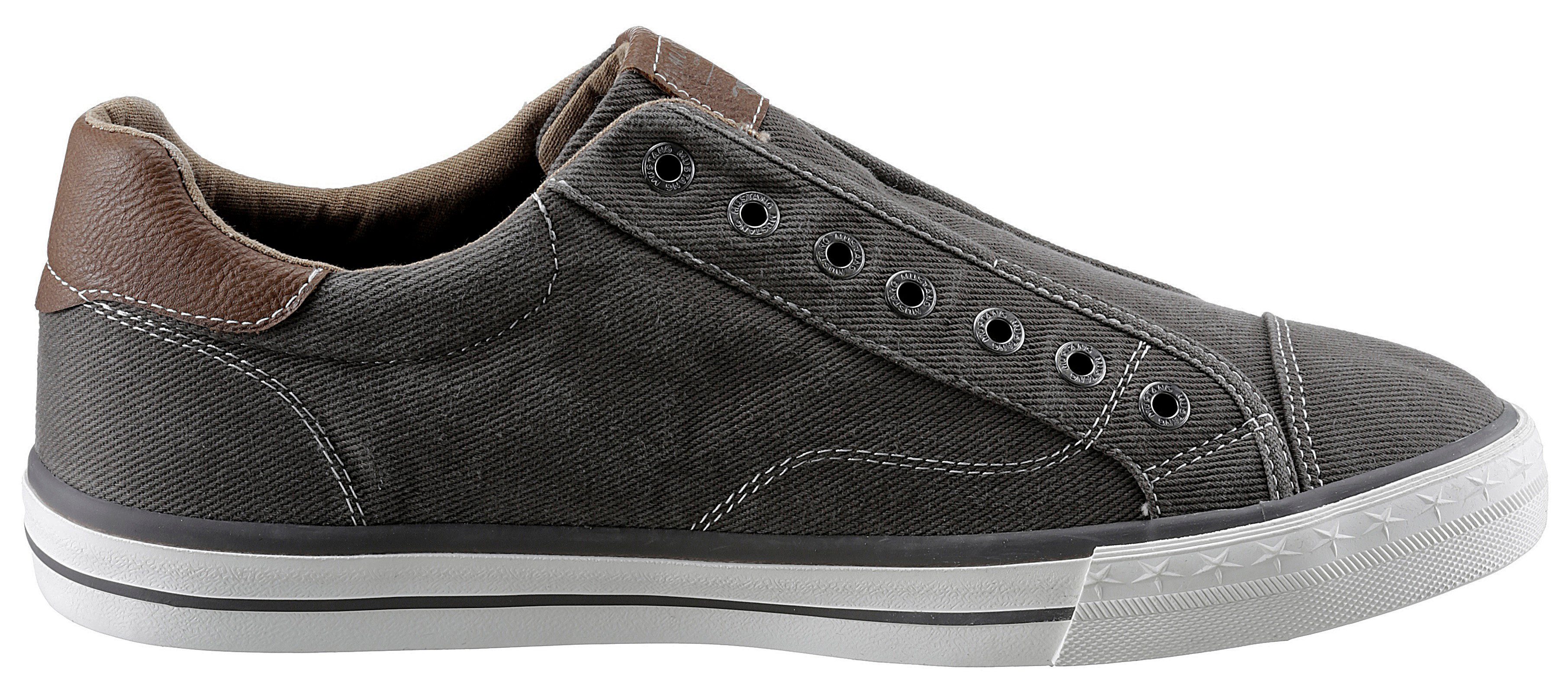 Mustang Shoes Slip-On Sneaker Slipper, Sommerschuh, Freizeitschuh zum Schlupfen