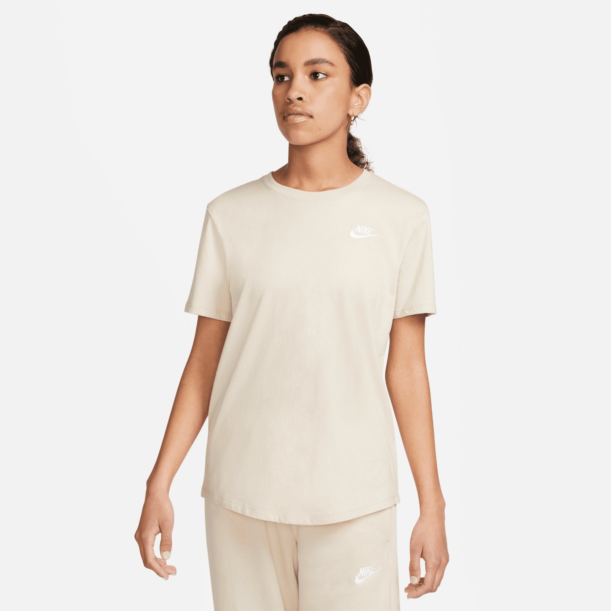 T-Shirt Sportswear T-SHIRT ESSENTIALS CLUB WOMEN'S SANDDRIFT/WHITE Nike