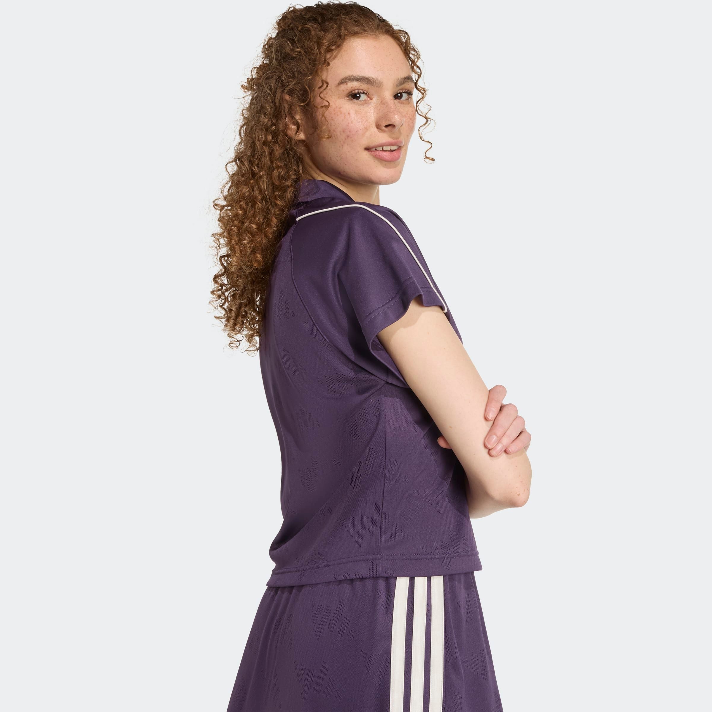adidas Sportswear T-Shirt STADIUM 3-STREIFEN TENNIS INSPIRIERTES JACQUARD sportlicher Stil, mit Rundhalsausschnitt, mit Knopfleiste