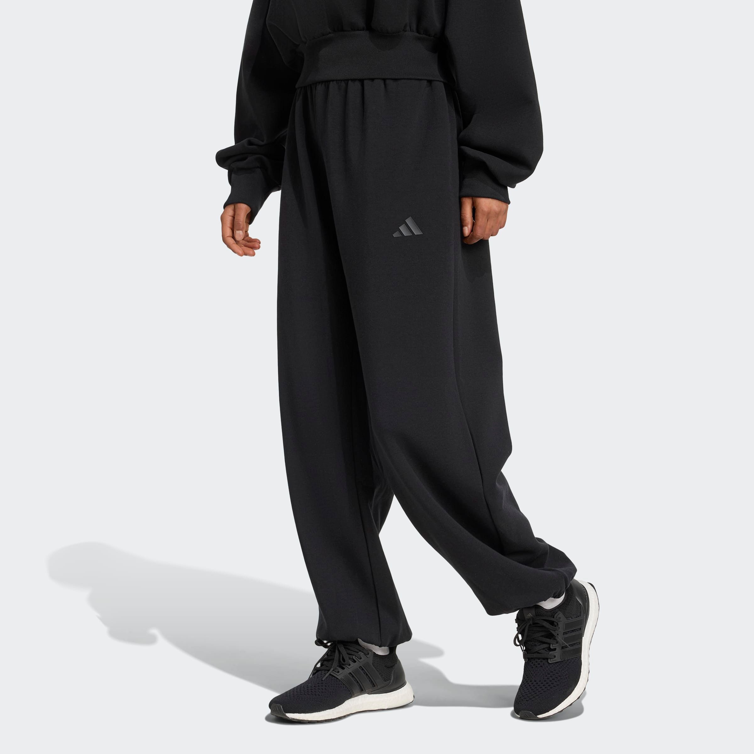 adidas Sportswear Sporthose SOFT LUX, LOCKER GESCHNITTEN lockerer Schnitt, für Laufen und sportliche Aktivitäten