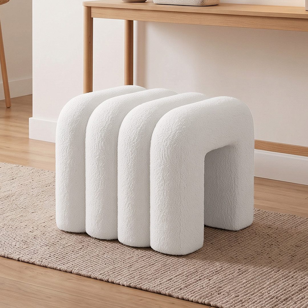 skølm Hocker Selitha in U-Form, Sitzhocker & Polsterbank, Teddy Bouclé Stoff (creme-weiß, geriffelter Hocker für Schminktisch), gepolstert & weicher Stoff, Beistellhocker als Fußablage nutzbar
