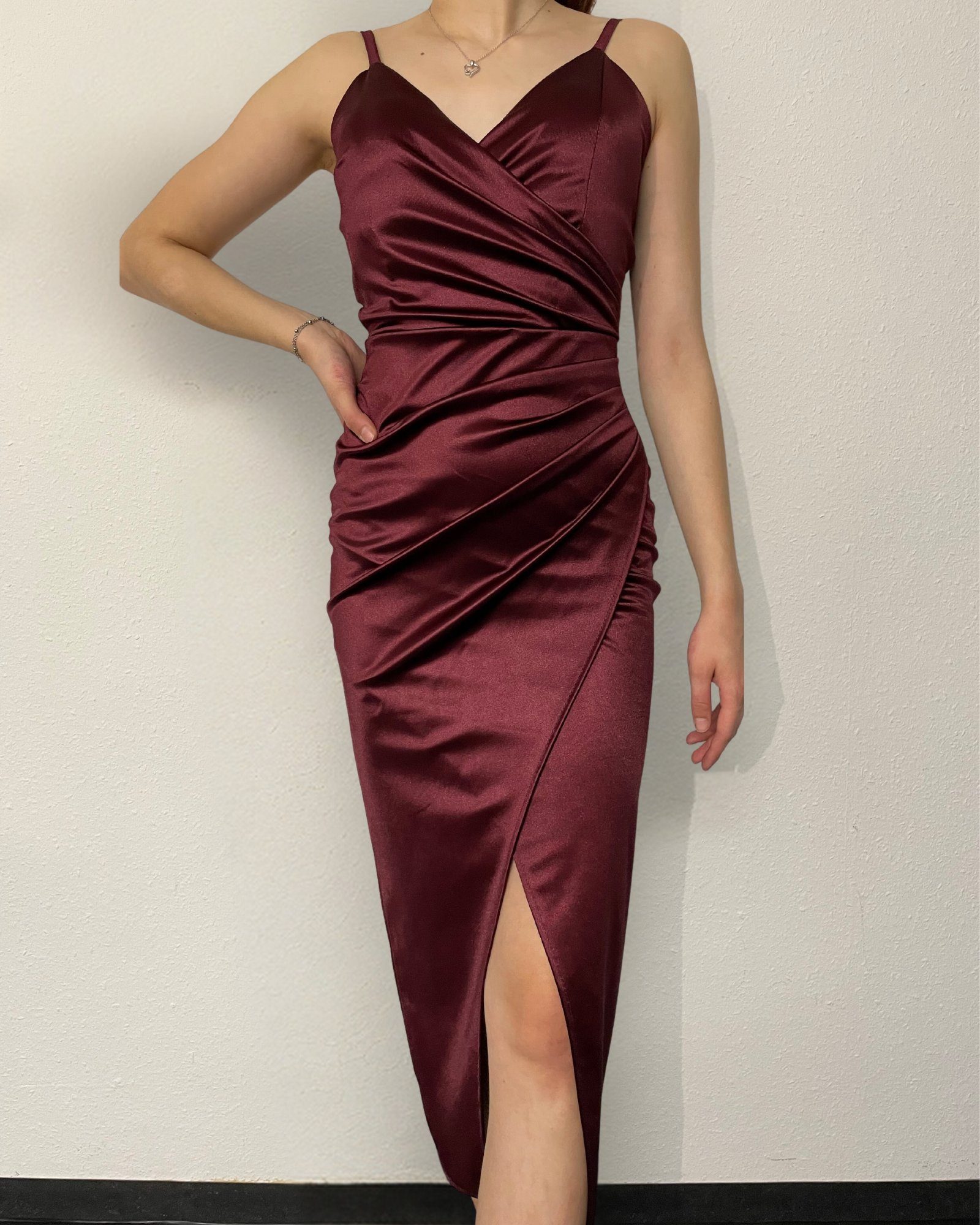 CARA ITALY Anlasskleid Abendkleid - ONE - Gr. VIBES hier SIZE Kleid burgund Festtagskleid - passt - Midikleid XS - - M
