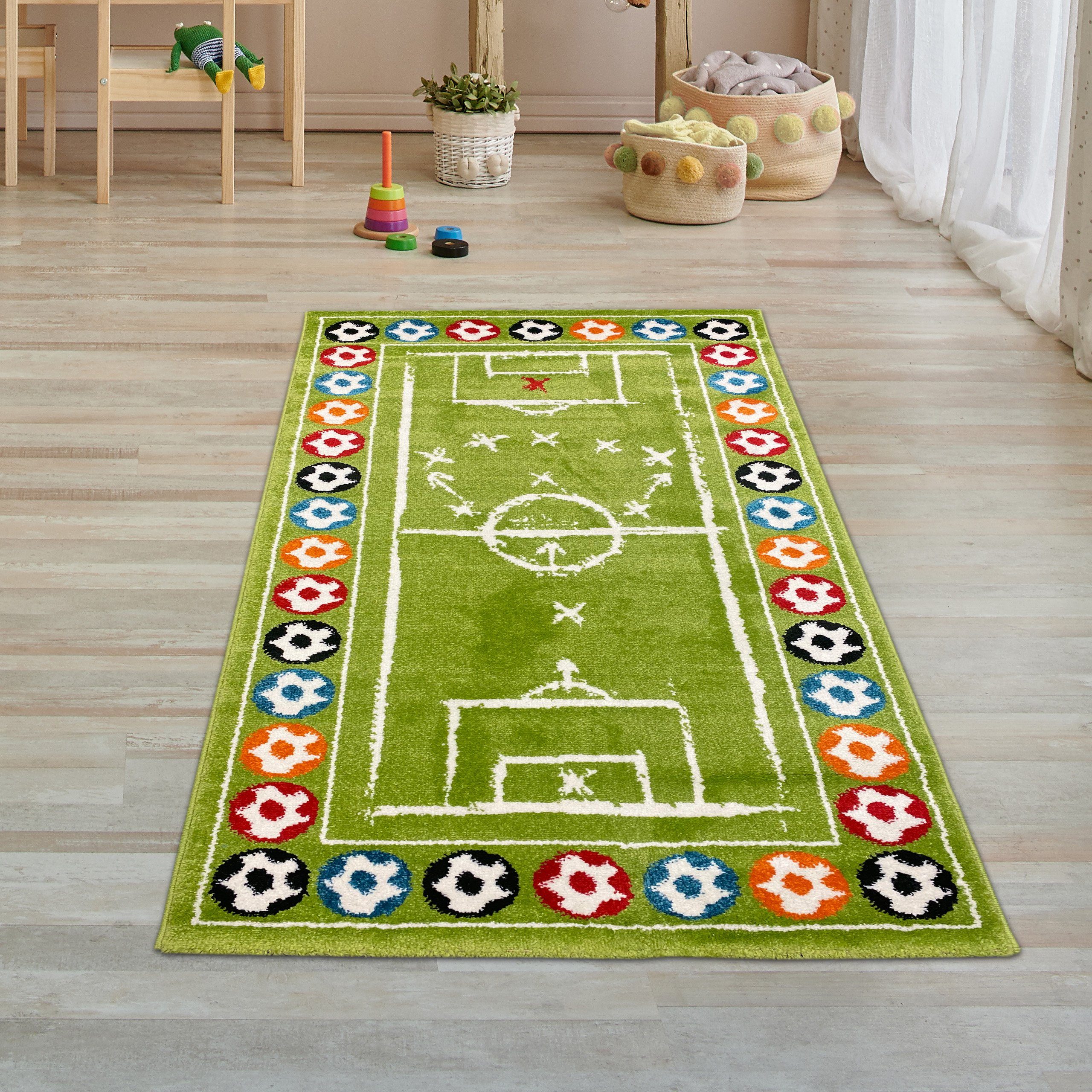 Kinderteppich Kinderteppich Junge Kinderzimmer Teppich Fußball in Grün,  Teppich-Traum, rechteckig, Höhe: 9 mm