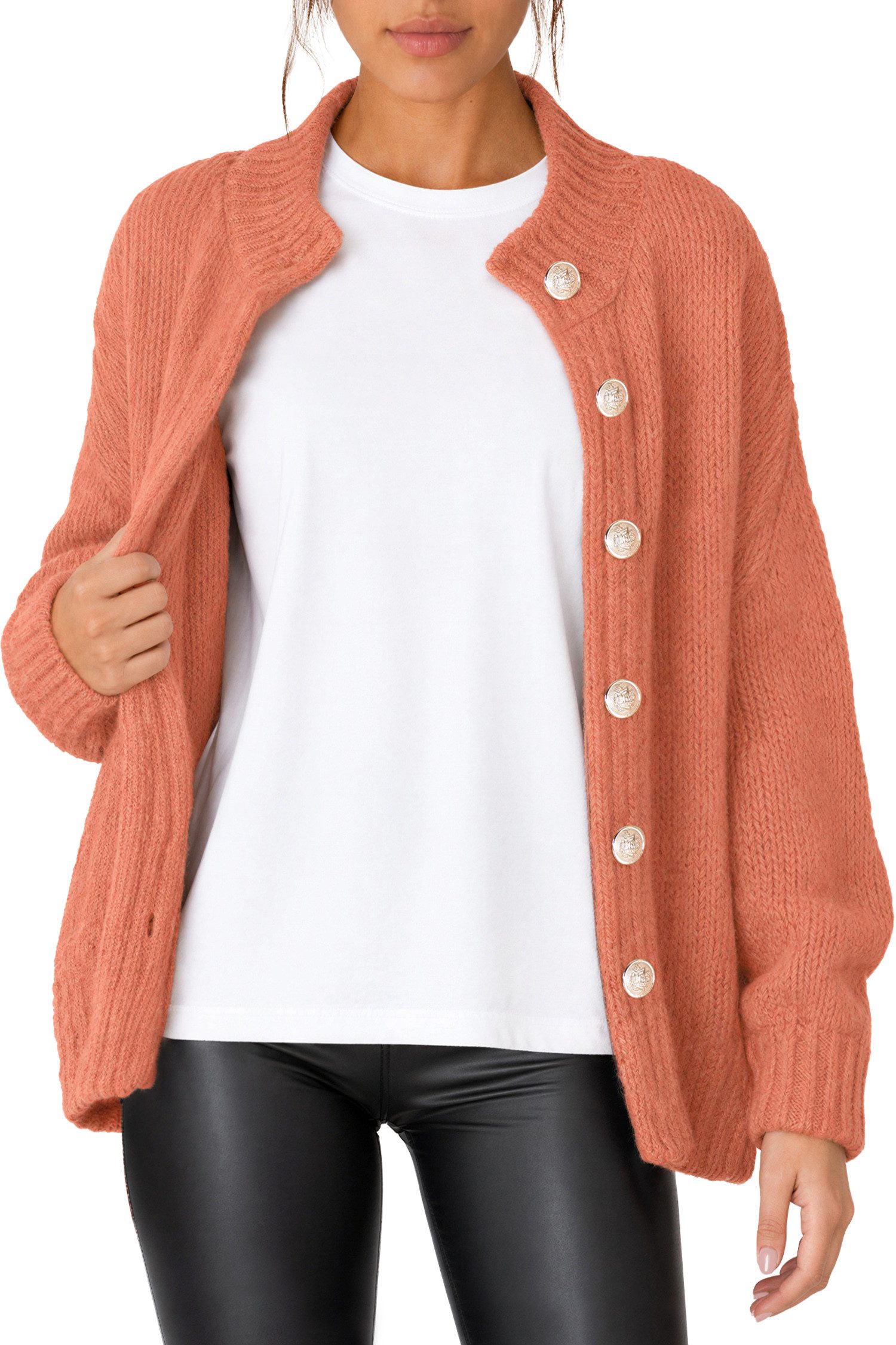 Reichstadt Strickjacke Damen Relaxed Fit Cardigan 25RSW094 (1-tlg) Knöpfe und Rundhalsausschnitt als stilvolle Design-Highlights