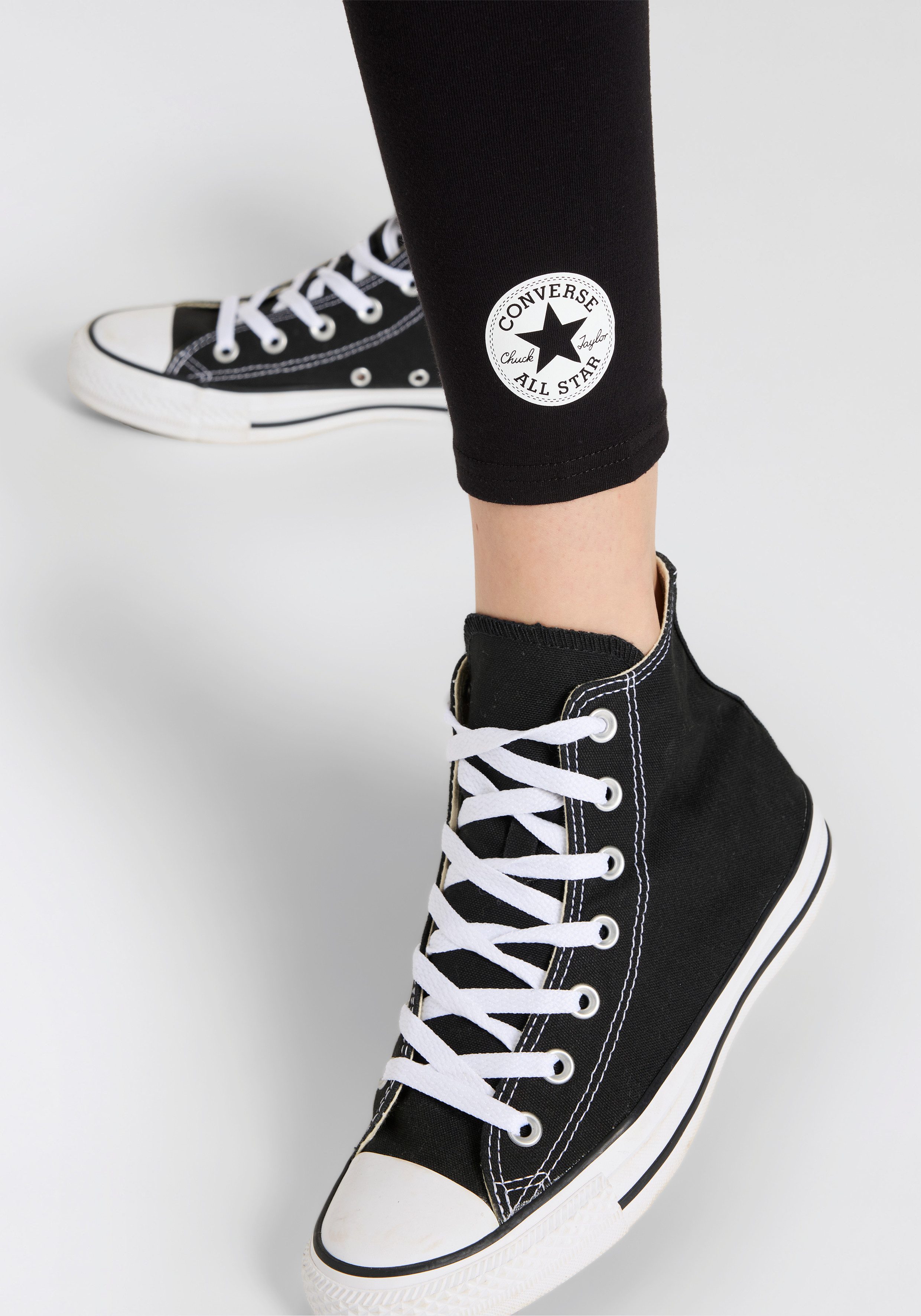 Converse Sporthose WORDMARK LEGGING - für Kinder mit eng anliegendem Schnitt, feuchtigkeitsableitend – Bild 4 von 5