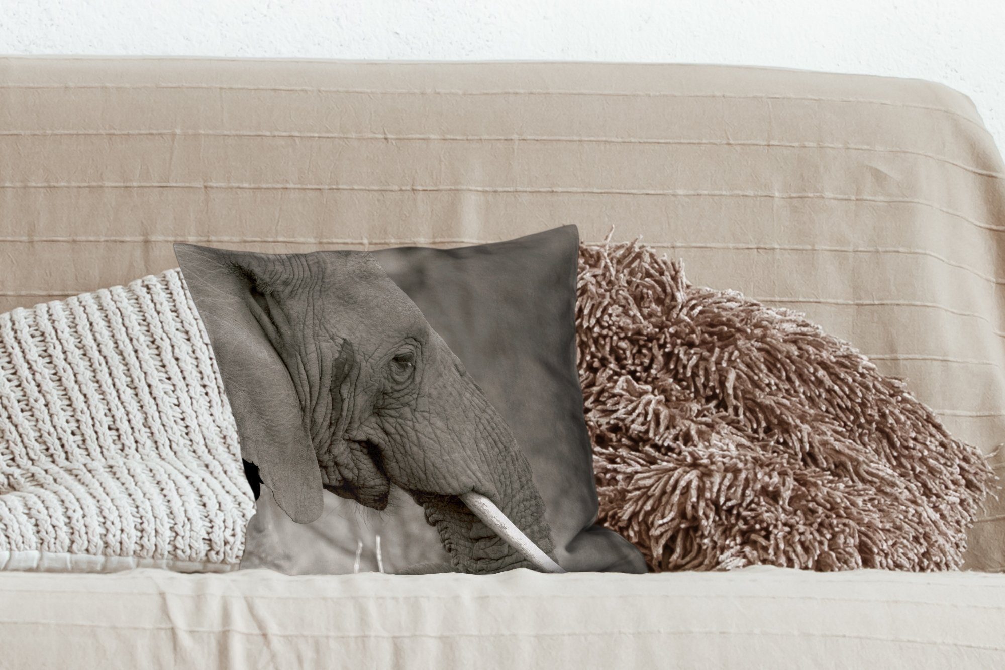 Elefant Weiß, - Füllung für Schwarz mit - Dekokissen Deko, - MuchoWow Tiere Schlafzimmer, Sofakissen Wohzimmer, Zierkissen