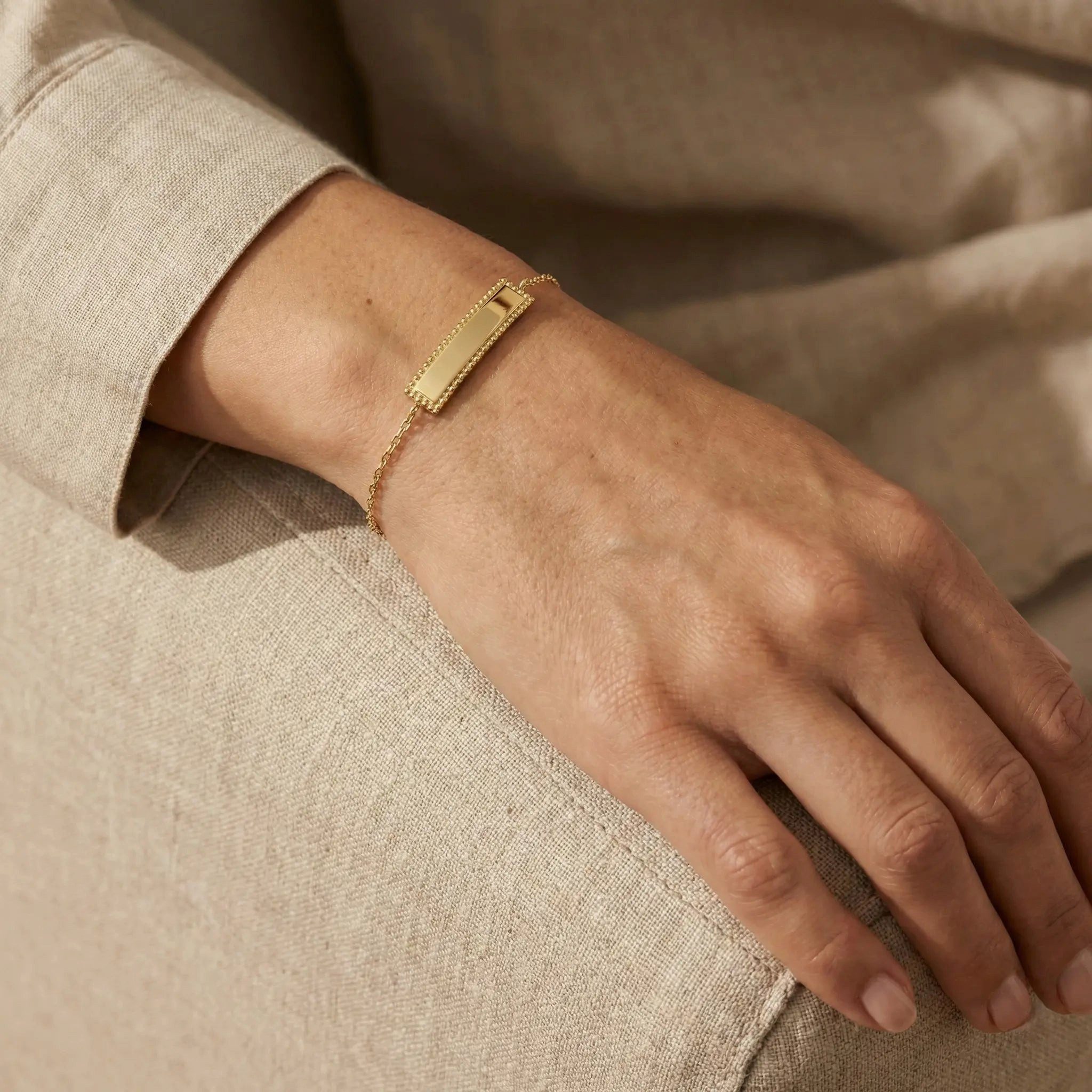 Suzan Gold Goldarmband 375 Echtgold BarLuxe rechteckige Gravurplatte