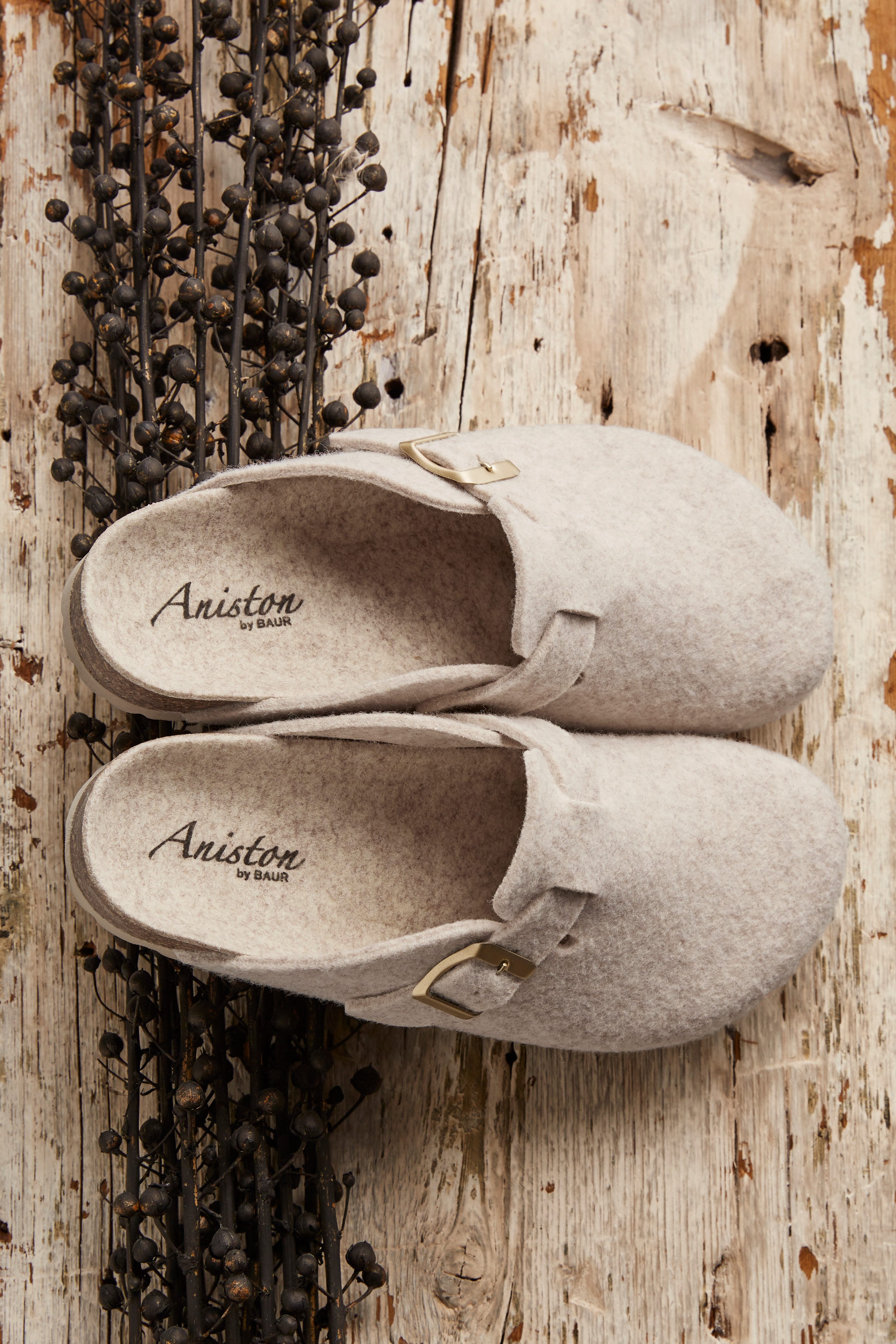 Aniston SHOES Clog, Hausschuh, Homeslipper mit verstellbarem Riemchen - NEU günstig online kaufen