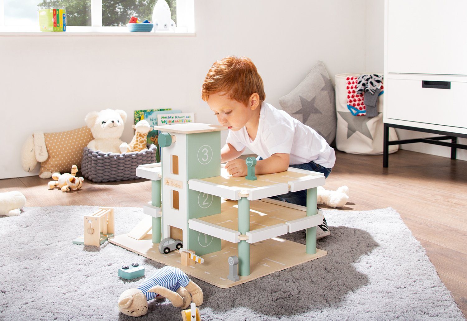 Pinolino® Spiel-Parkhaus Kurt, mit man. Aufzug; FSC® - schützt Wald