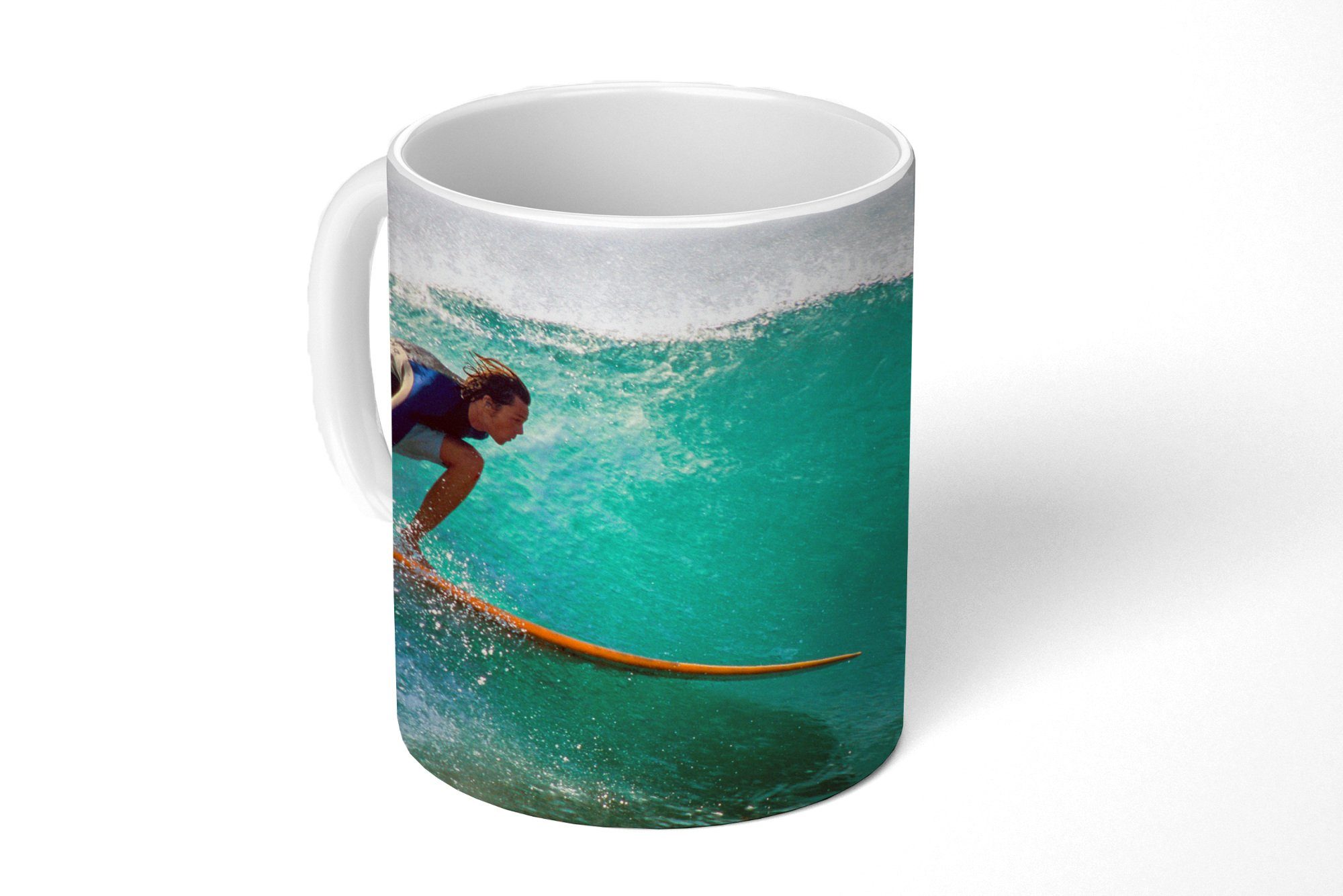 MuchoWow Tasse Surfen auf den Wellen, Keramik, Kaffeetassen, Teetasse, Becher, Teetasse, Geschenk