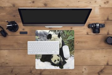 MuchoWow Gaming Mauspad Panda - Jungtier - Schnee (1-St), Mousepad mit Rutschfester Unterseite, Gaming, 40x40 cm, XXL, Großes