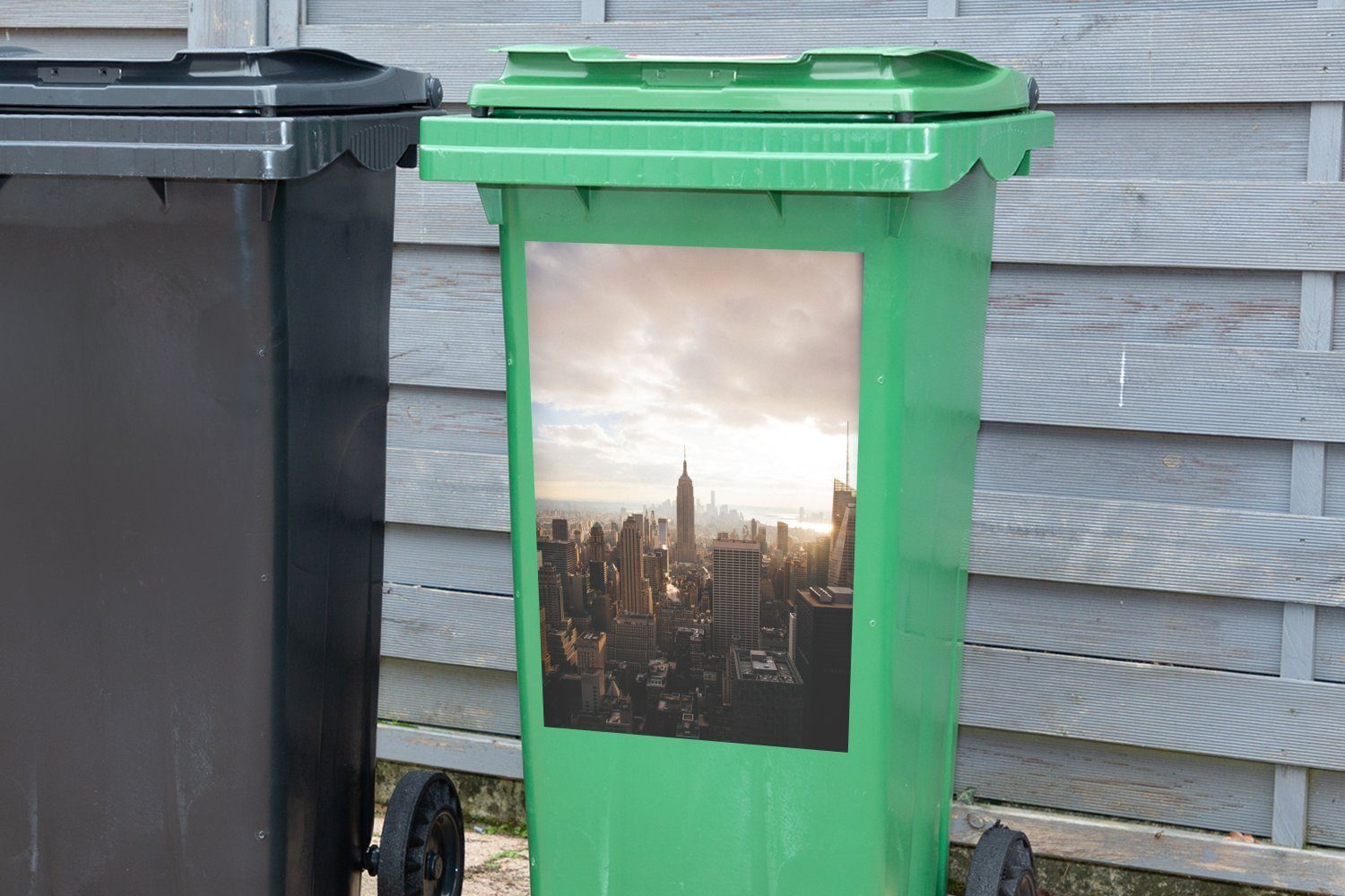 Container, Wandsticker Sticker, (1 St), - Abfalbehälter Licht - Mülleimer-aufkleber, Mülltonne, New MuchoWow York Architektur
