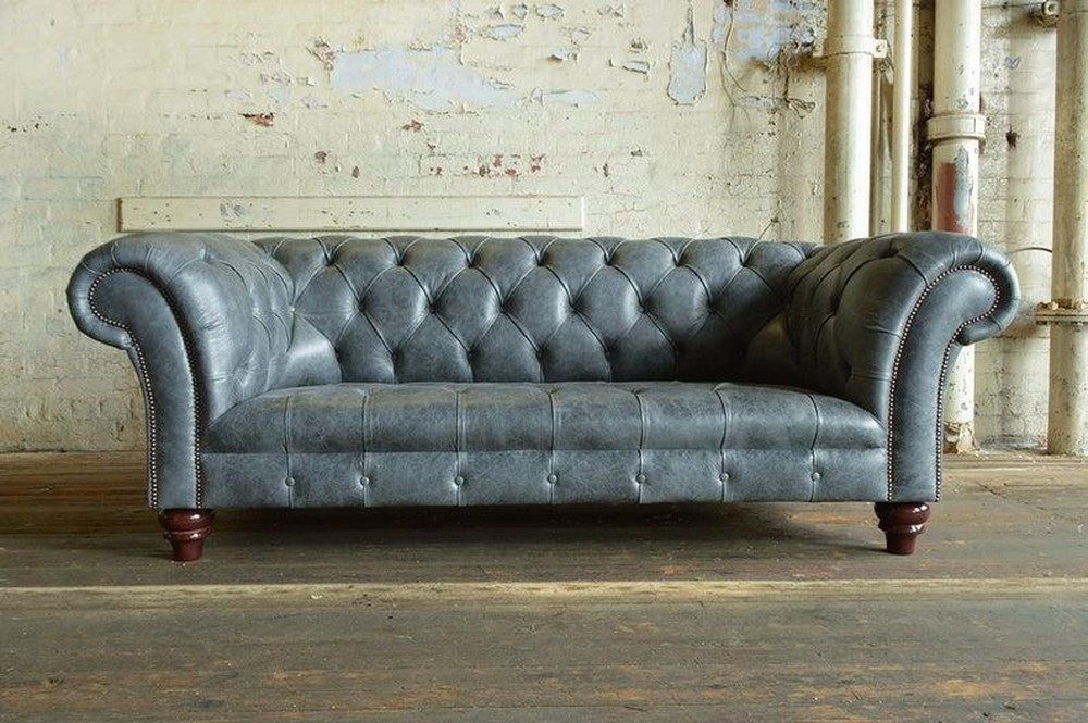 3-Sitzer Chesterfield Sofa in Grau mit Kunstleder und Holzfüßen