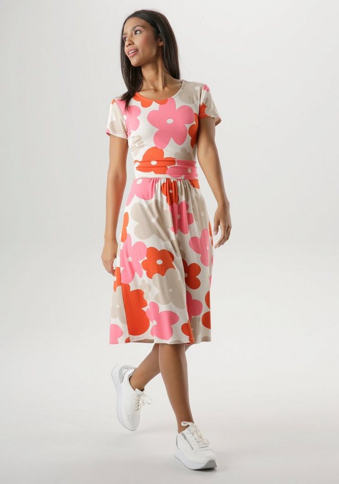 - - Sommerkleid SELECTED ein Jedes mit Unikat NEUE grafischem KOLLEKTION Aniston Teil Blumendruck
