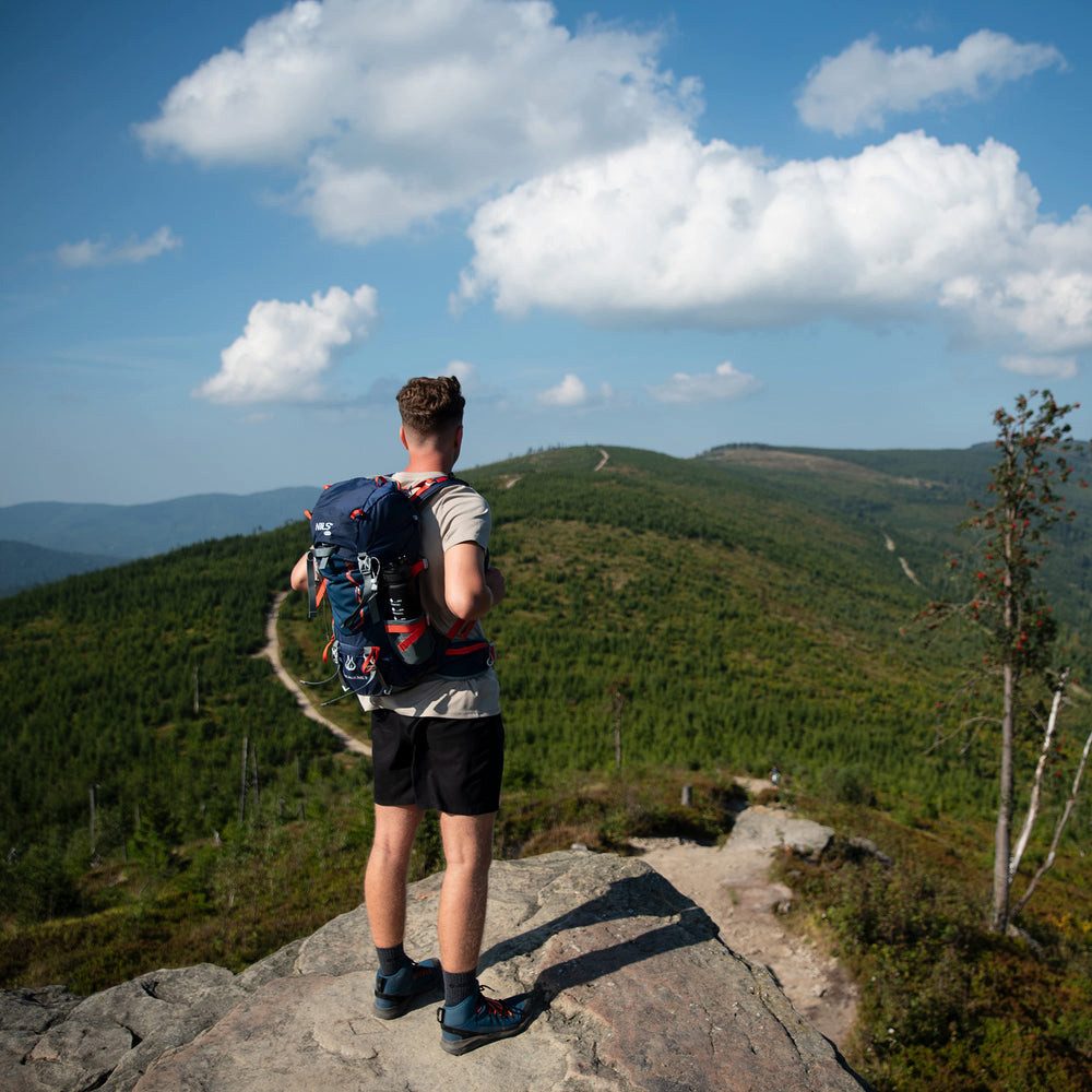 NILS CAMP Trekkingrucksack Wanderrucksack 30L Rucksack (1-tlg., Belüftungssystem), atmungsaktives Rückensystem für hohen Tragekomfort